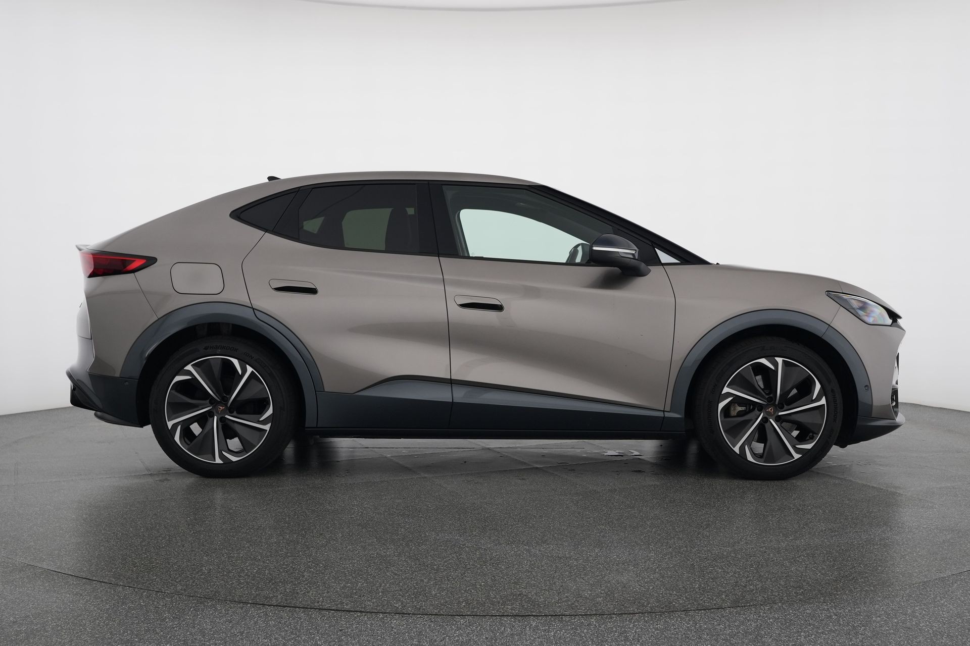 CUPRA Tavascan Type 8 77 kWh VZ-image-5