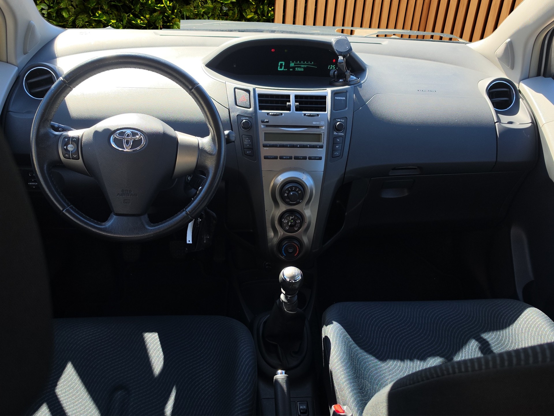 TOYOTA Yaris 1.33 Linea Sol-image-9