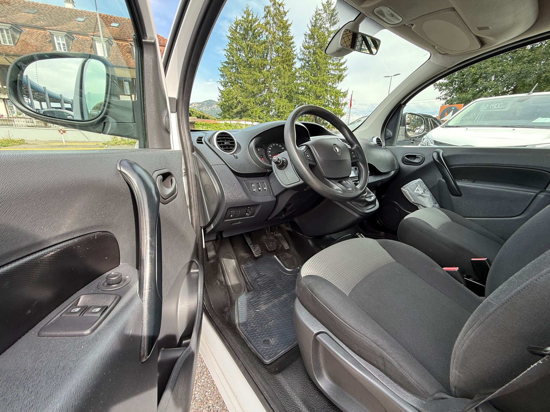 RENAULT Kangoo Medium TCe 115 ENERGY Business-image-8