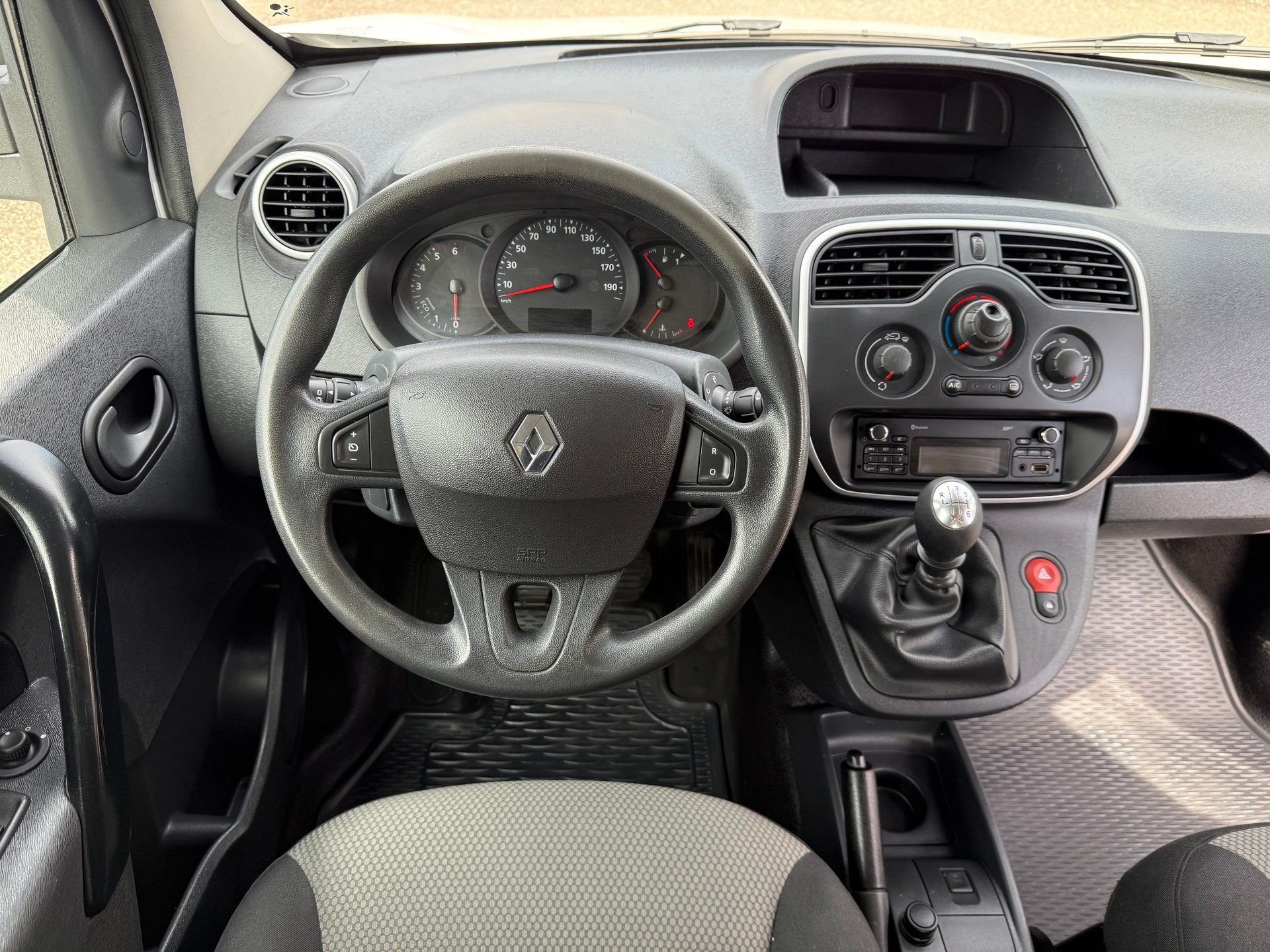 RENAULT Kangoo Medium TCe 115 ENERGY Business-image-13