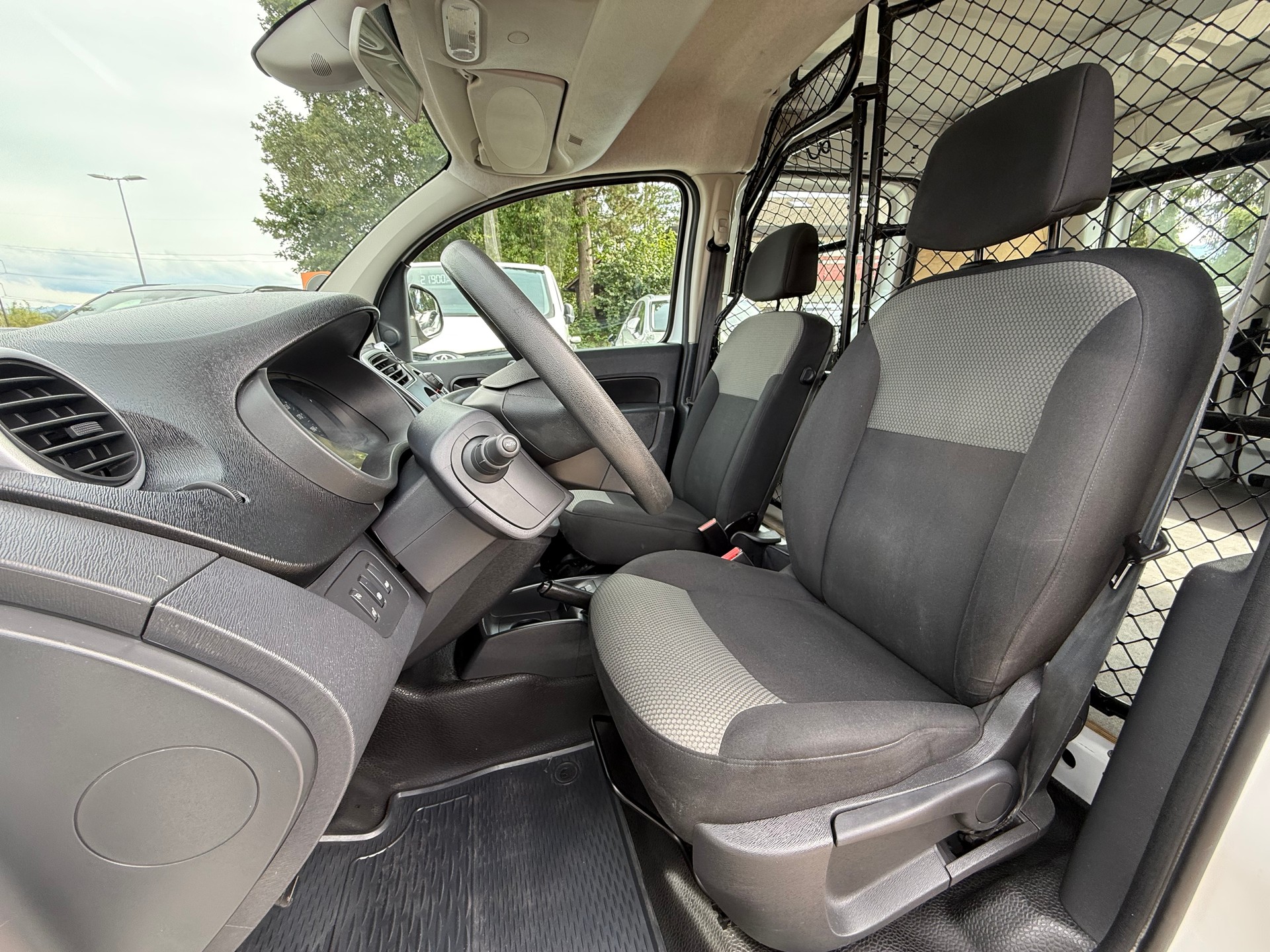 RENAULT Kangoo Medium TCe 115 ENERGY Business-image-9