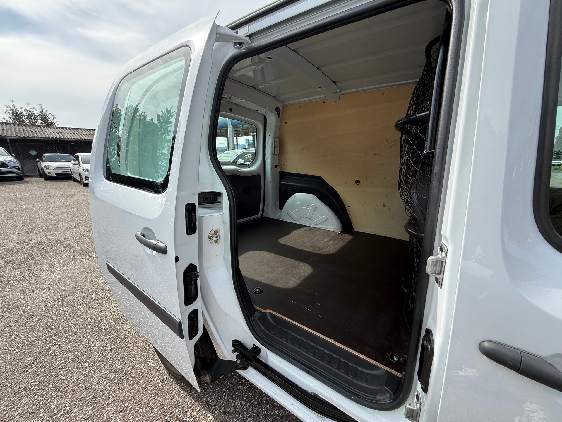 RENAULT Kangoo Medium TCe 115 ENERGY Business-image-11