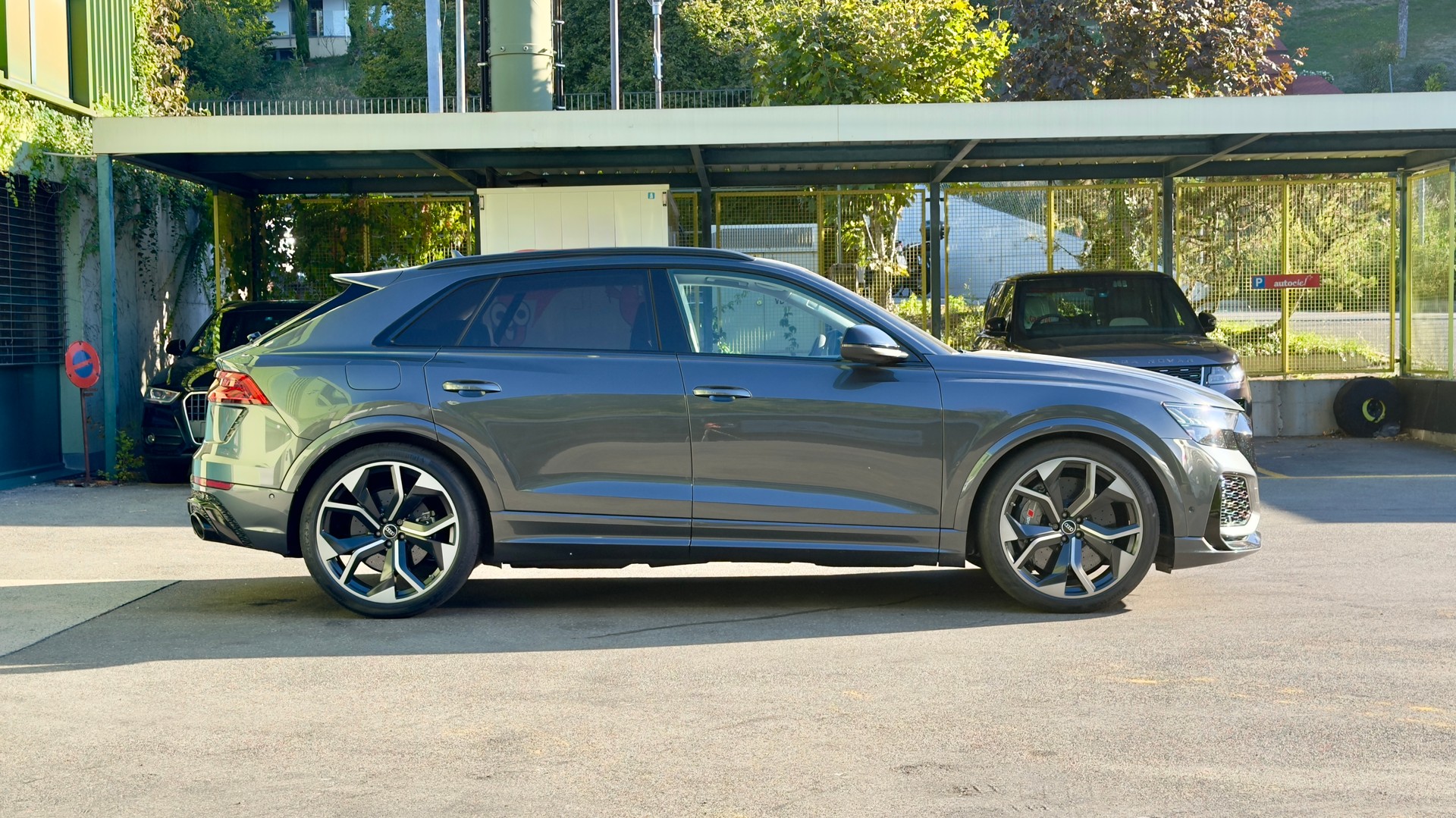 AUDI RSQ8 quattro tiptronic-image-5