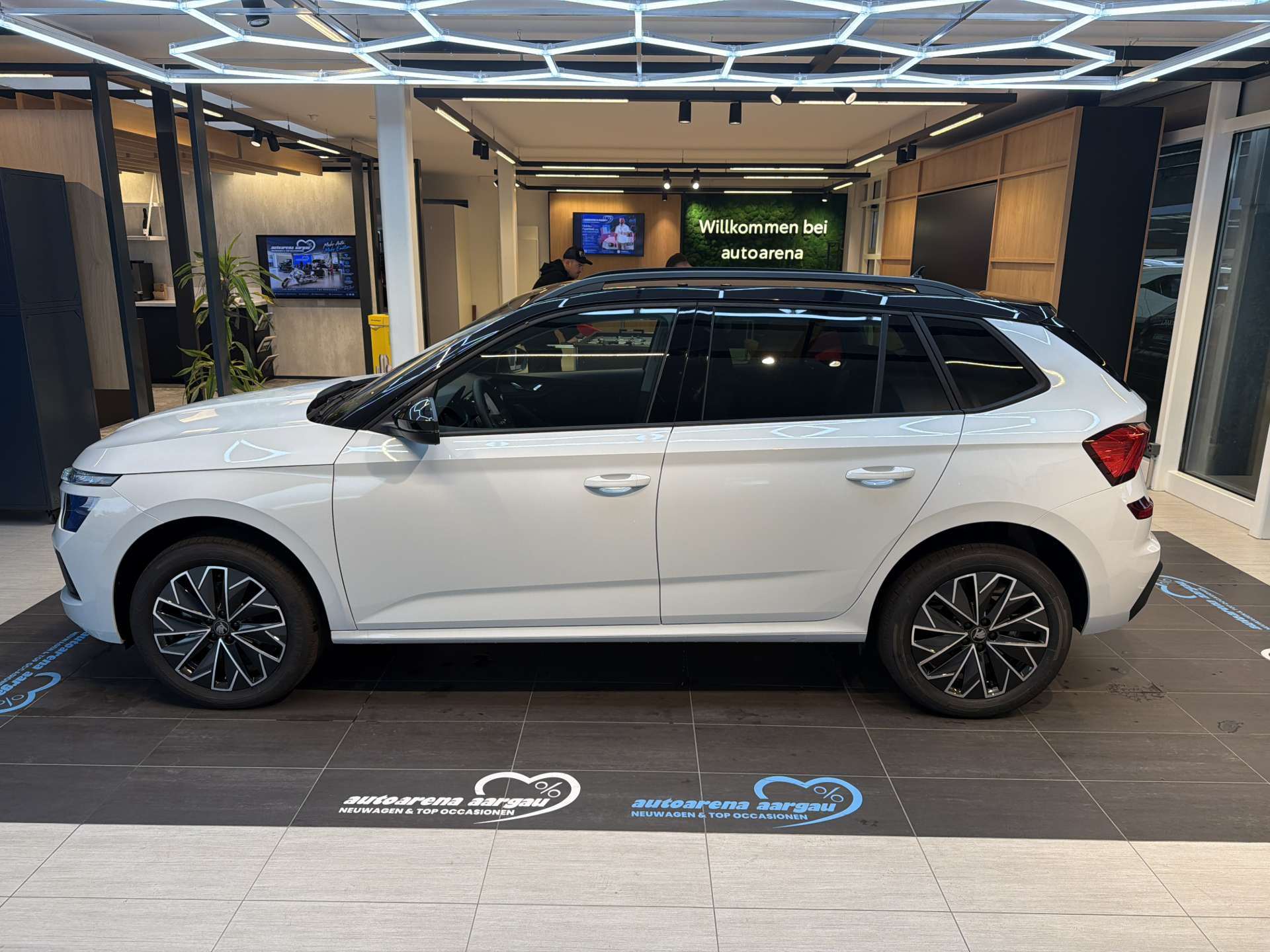 SKODA Kamiq 1.0 TSi Selection Black DSG-Automat-image-13