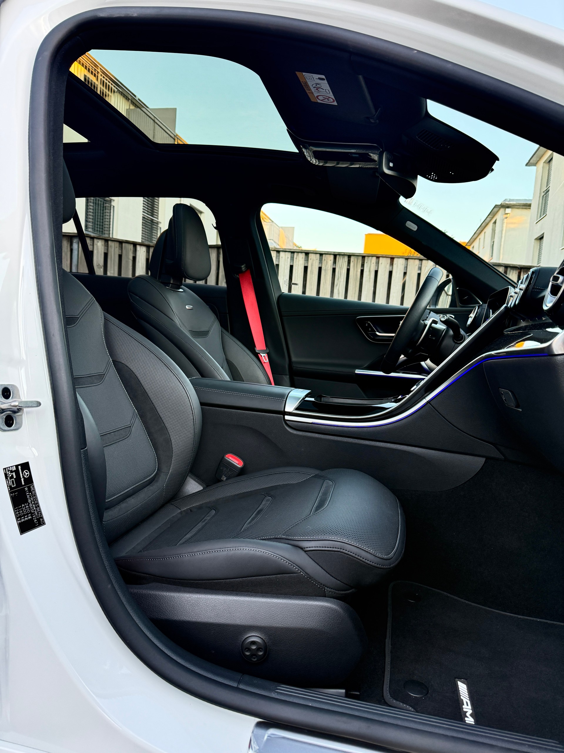 MERCEDES-BENZ C 43 AMG 4 MATIC*AMG DRIVERS PACKAGE*AMG REAL PERFORMANCE SOUND*EL. PANORAMA-GLASSCHIEBEDACH*-image-15