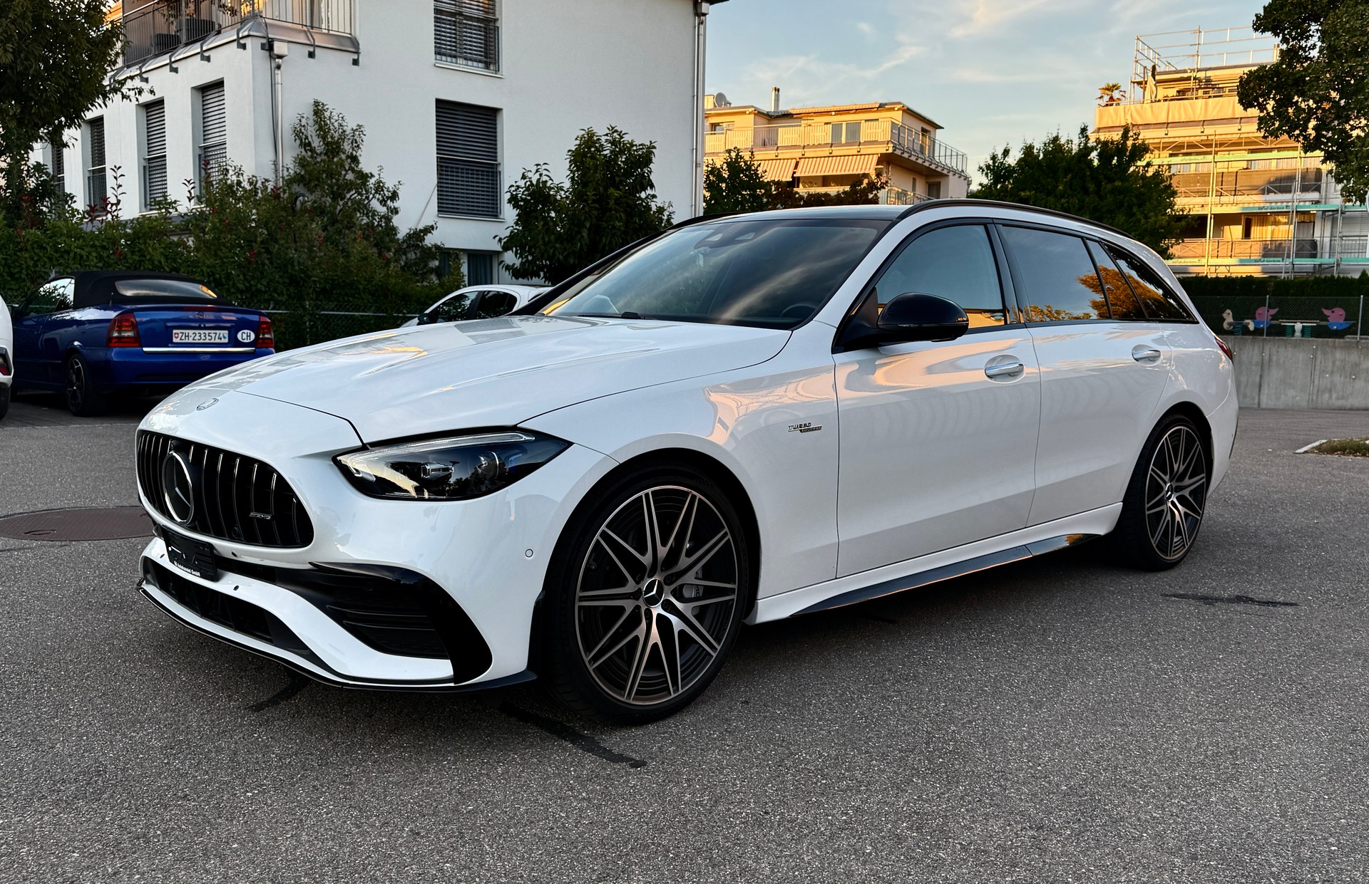 MERCEDES-BENZ C 43 AMG 4 MATIC*AMG DRIVERS PACKAGE*AMG REAL PERFORMANCE SOUND*EL. PANORAMA-GLASSCHIEBEDACH*-image-2