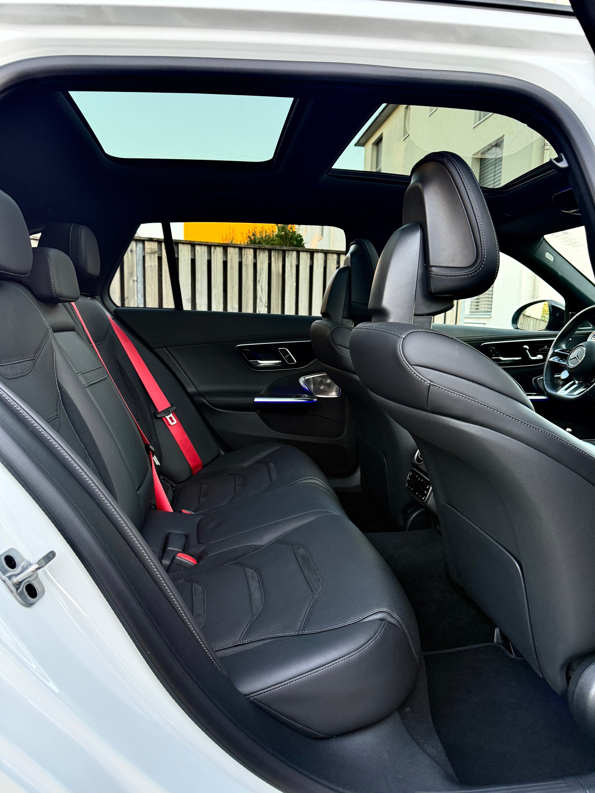 MERCEDES-BENZ C 43 AMG 4 MATIC*AMG DRIVERS PACKAGE*AMG REAL PERFORMANCE SOUND*EL. PANORAMA-GLASSCHIEBEDACH*-image-25