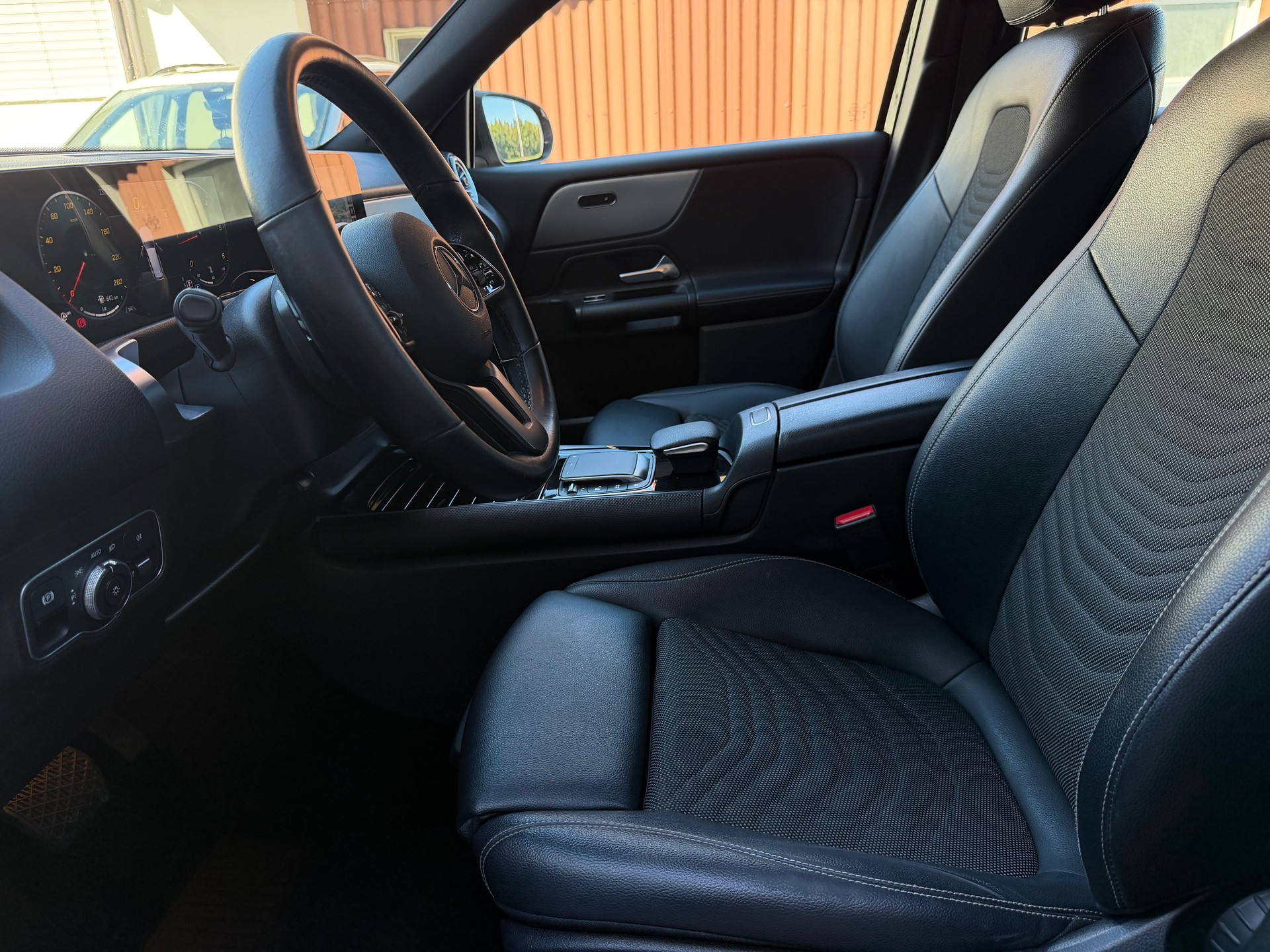 MERCEDES-BENZ GLB 220 d Style 8G-Tronic-image-16