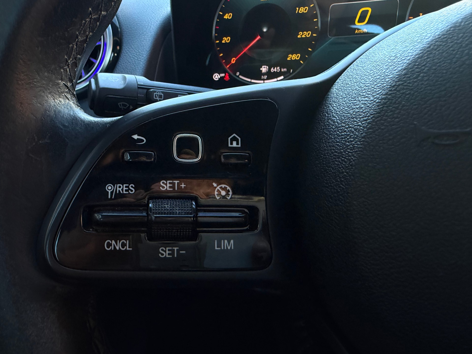MERCEDES-BENZ GLB 220 d Style 8G-Tronic-image-20