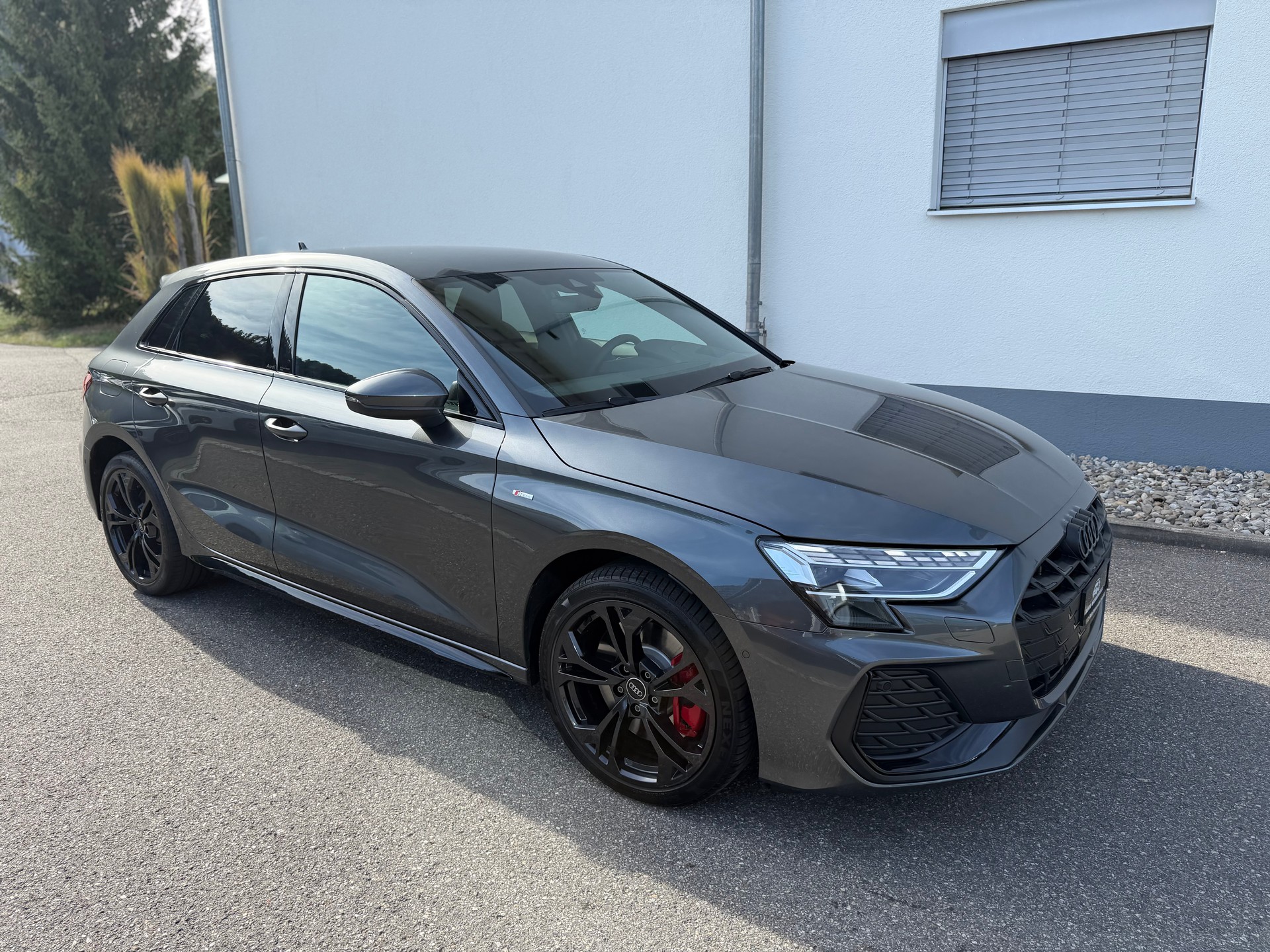AUDI A3 Sportback 45 TFSI e S line Attraction S-tronic-image-2