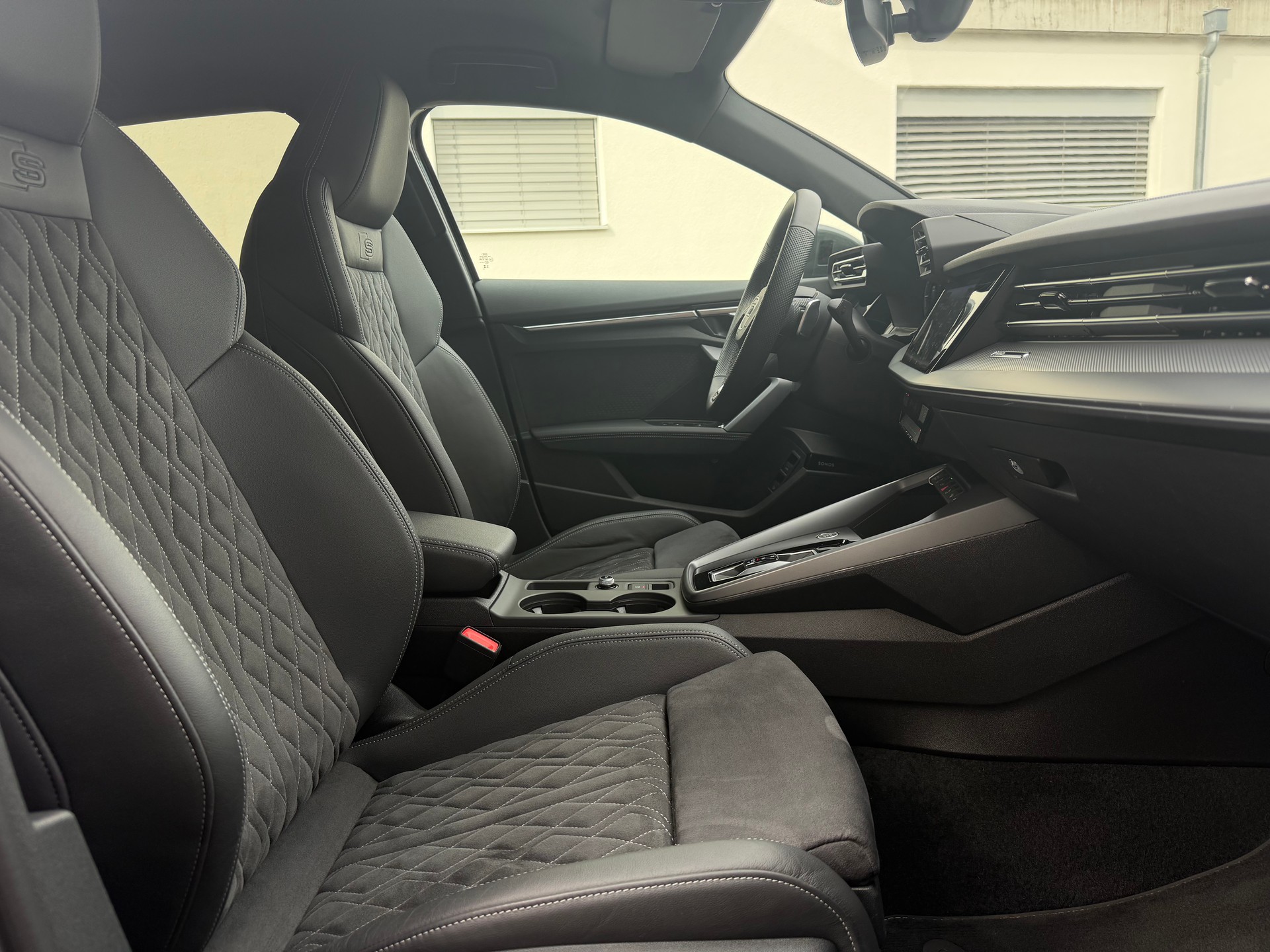 AUDI A3 Sportback 45 TFSI e S line Attraction S-tronic-image-16