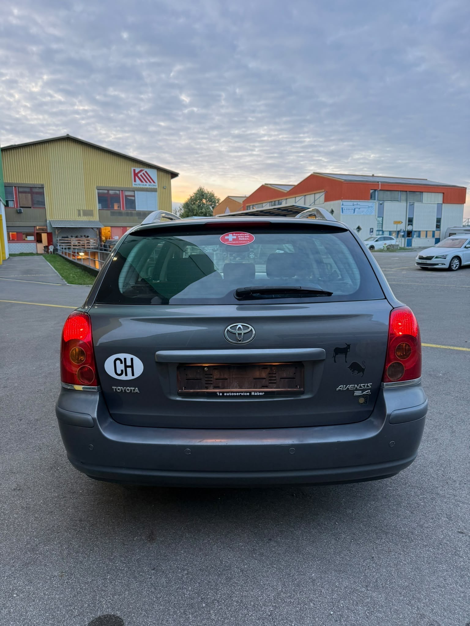 TOYOTA Avensis 2.4 D4 VVT-i Linea Sol Sportswagon T-Step5-image-5