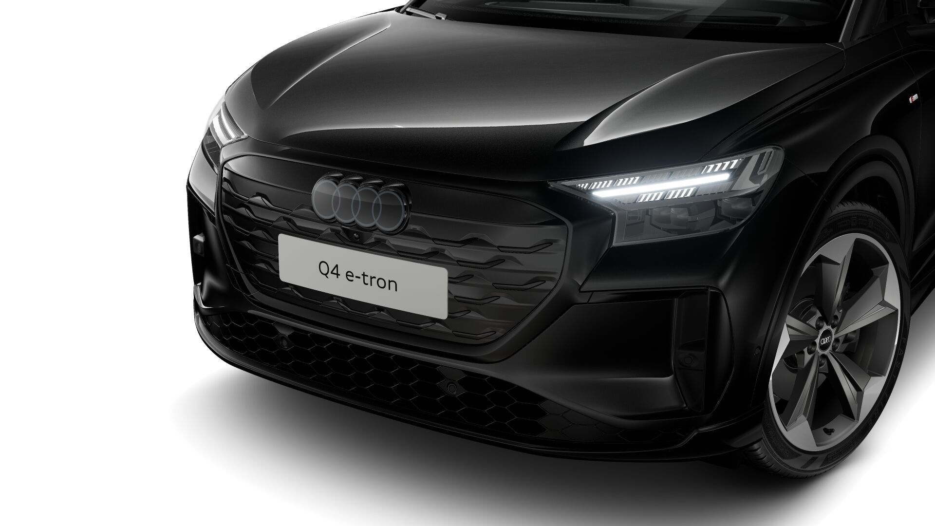 AUDI Q4 e-tron SUV quattro performance Swiss Ski-image-3