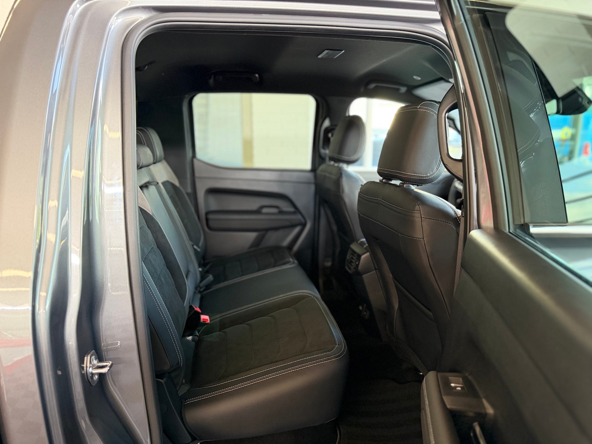 VW Amarok 3.0TDI Style 240 PS 4X4 ( AHK 3500 KG )-image-8