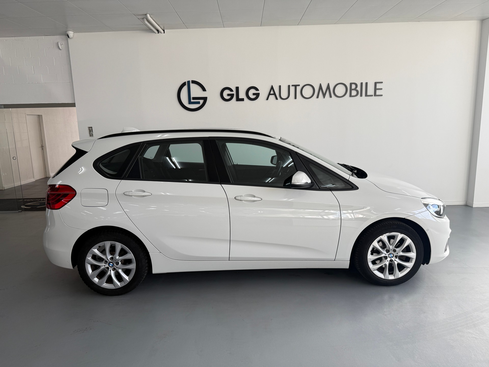 BMW 218d Active Tourer Steptronic-image-4