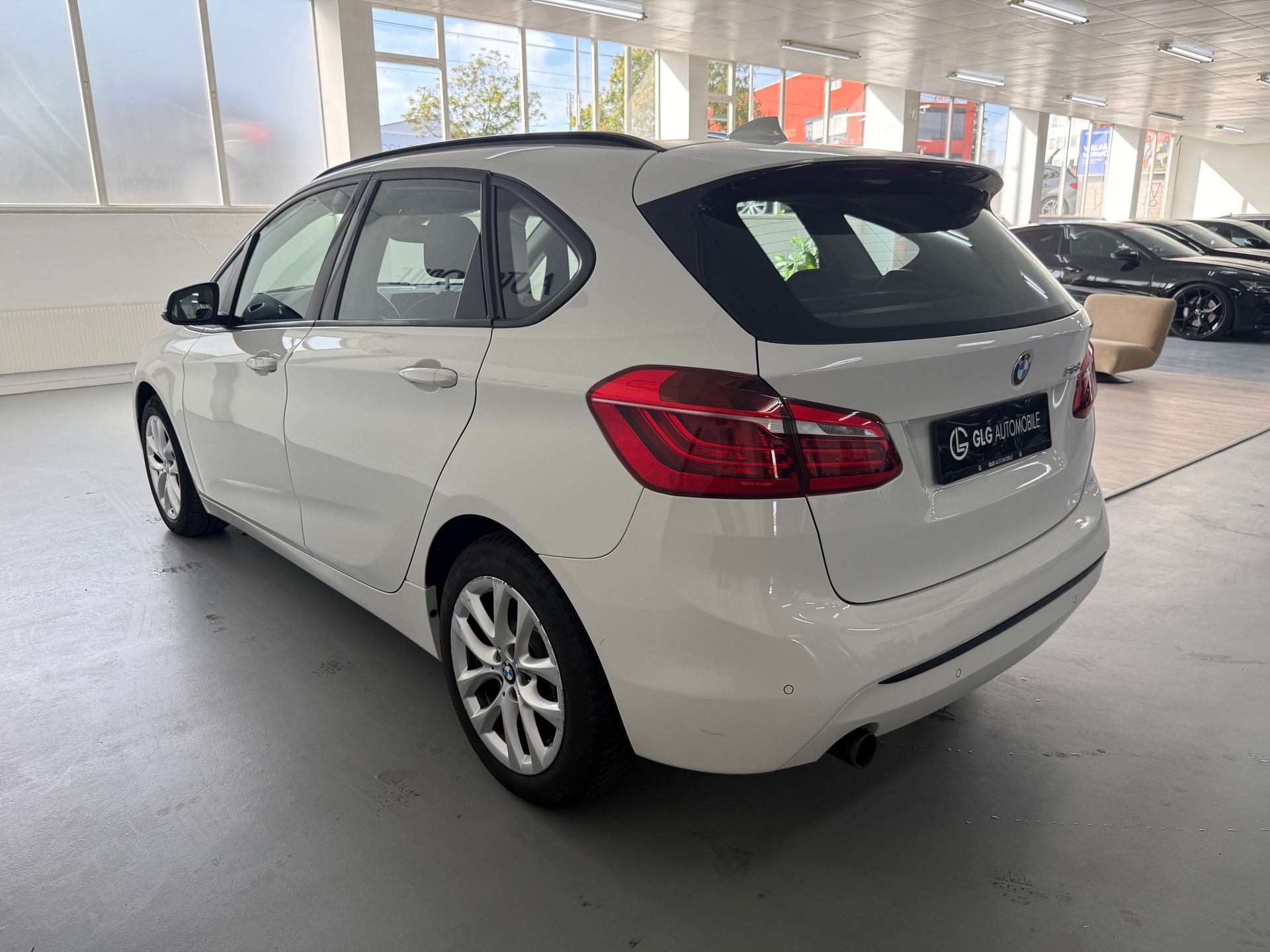 BMW 218d Active Tourer Steptronic-image-5