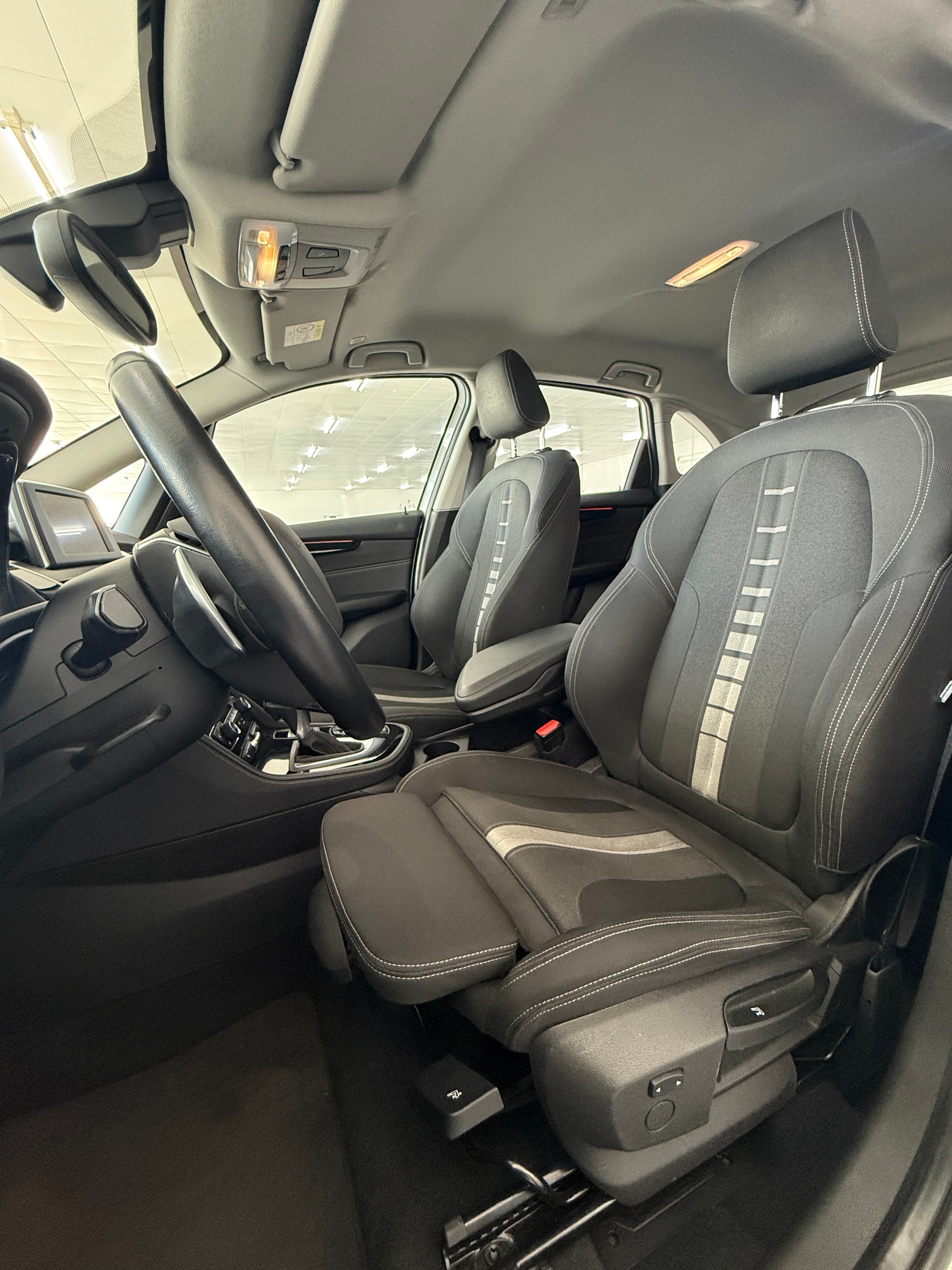 BMW 218d Active Tourer Steptronic-image-7