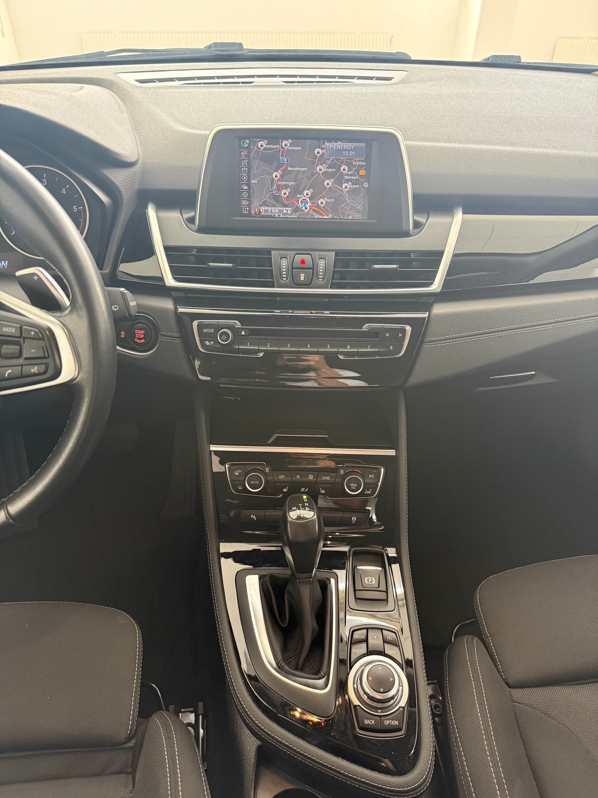 BMW 218d Active Tourer Steptronic-image-10
