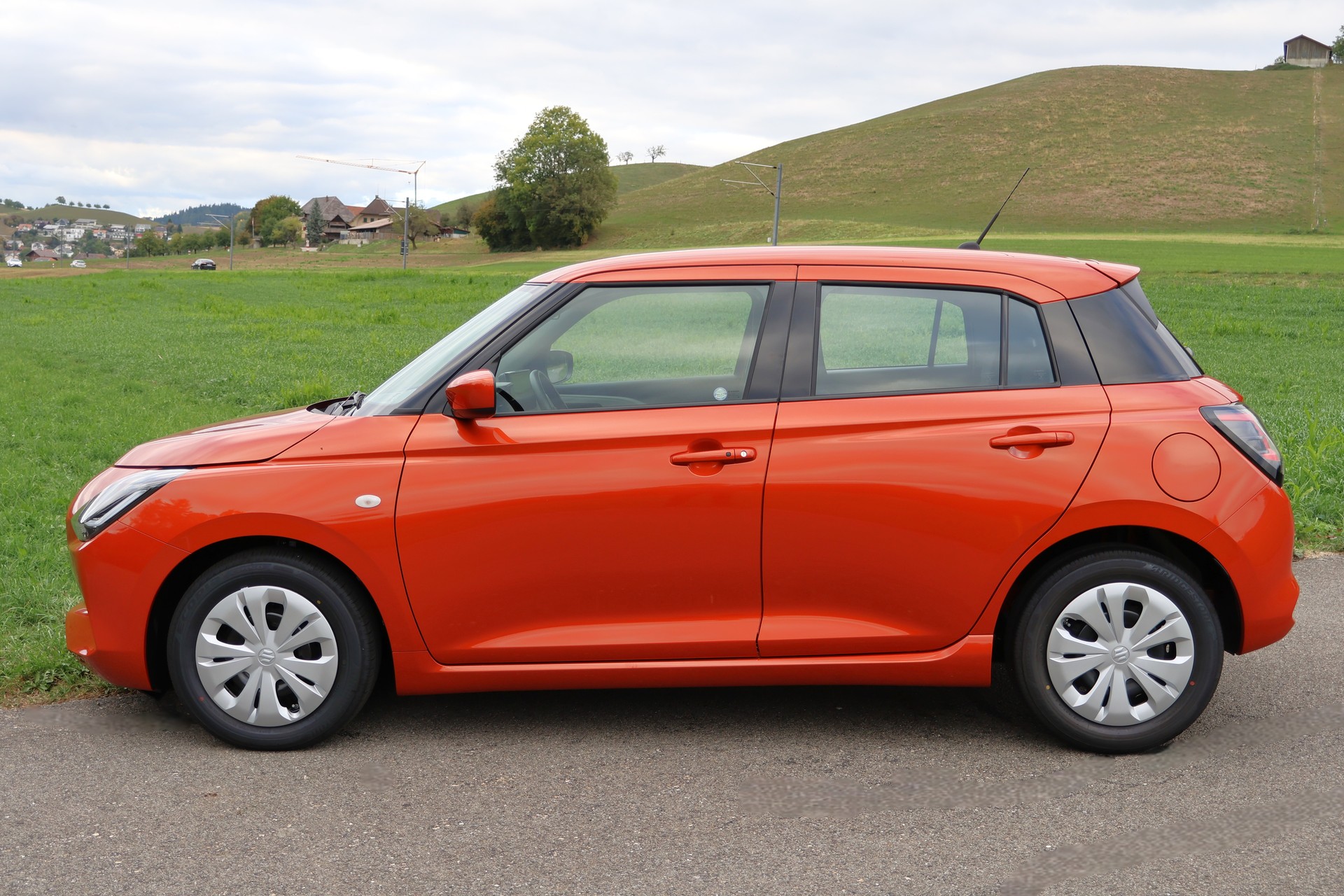 SUZUKI Swift 1.2 Unico Hybrid-image-1