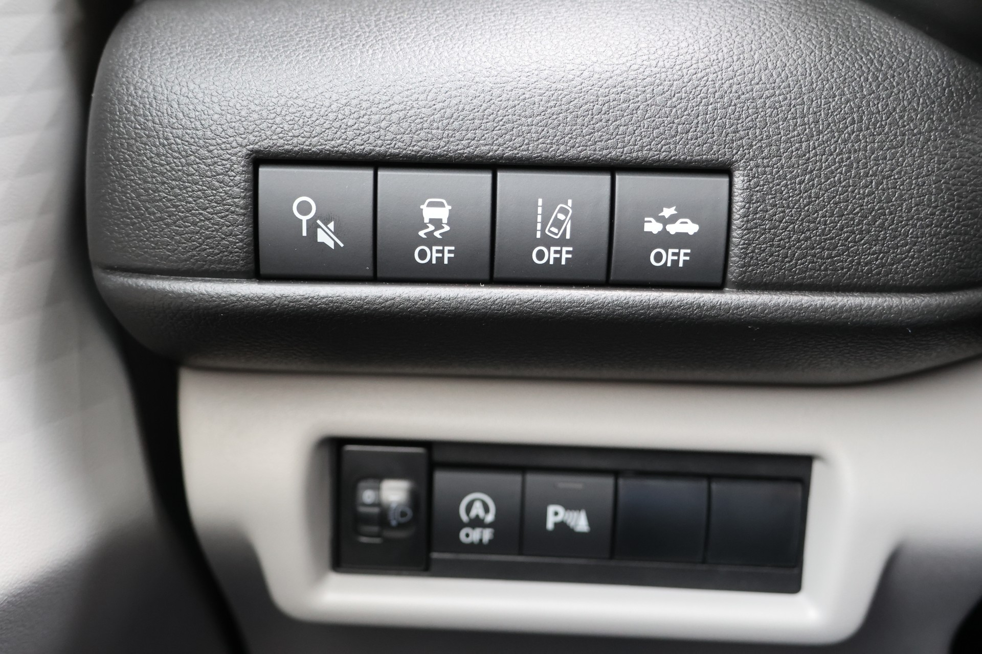SUZUKI Swift 1.2 Unico Hybrid-image-6