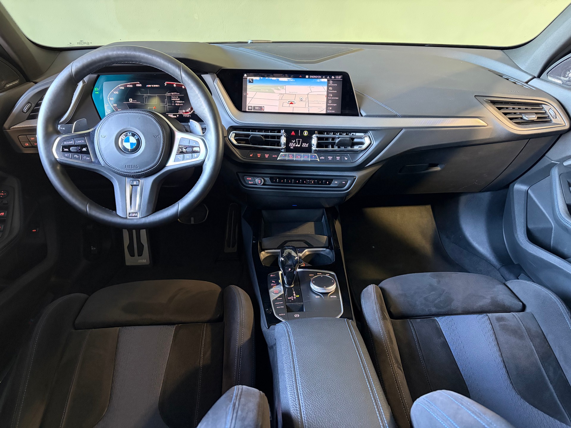 BMW M135i xDrive Steptronic *CH-Fahrzeug*Abstandsregeltempomat*19Zoll*Ab MFK*-image-9