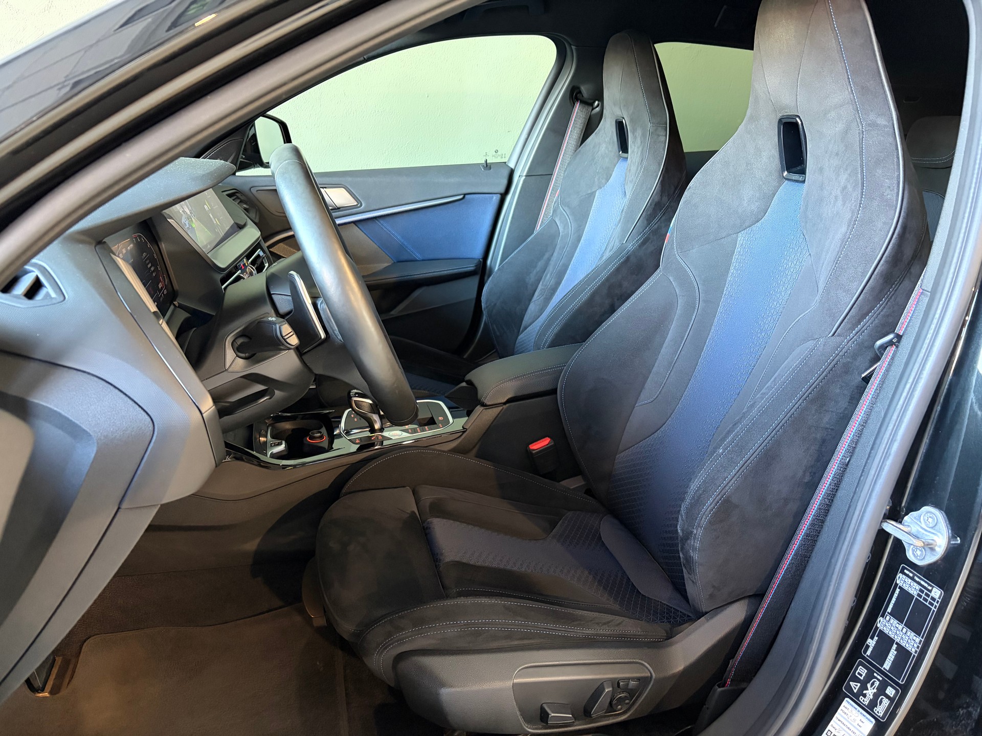 BMW M135i xDrive Steptronic *CH-Fahrzeug*Abstandsregeltempomat*19Zoll*Ab MFK*-image-5