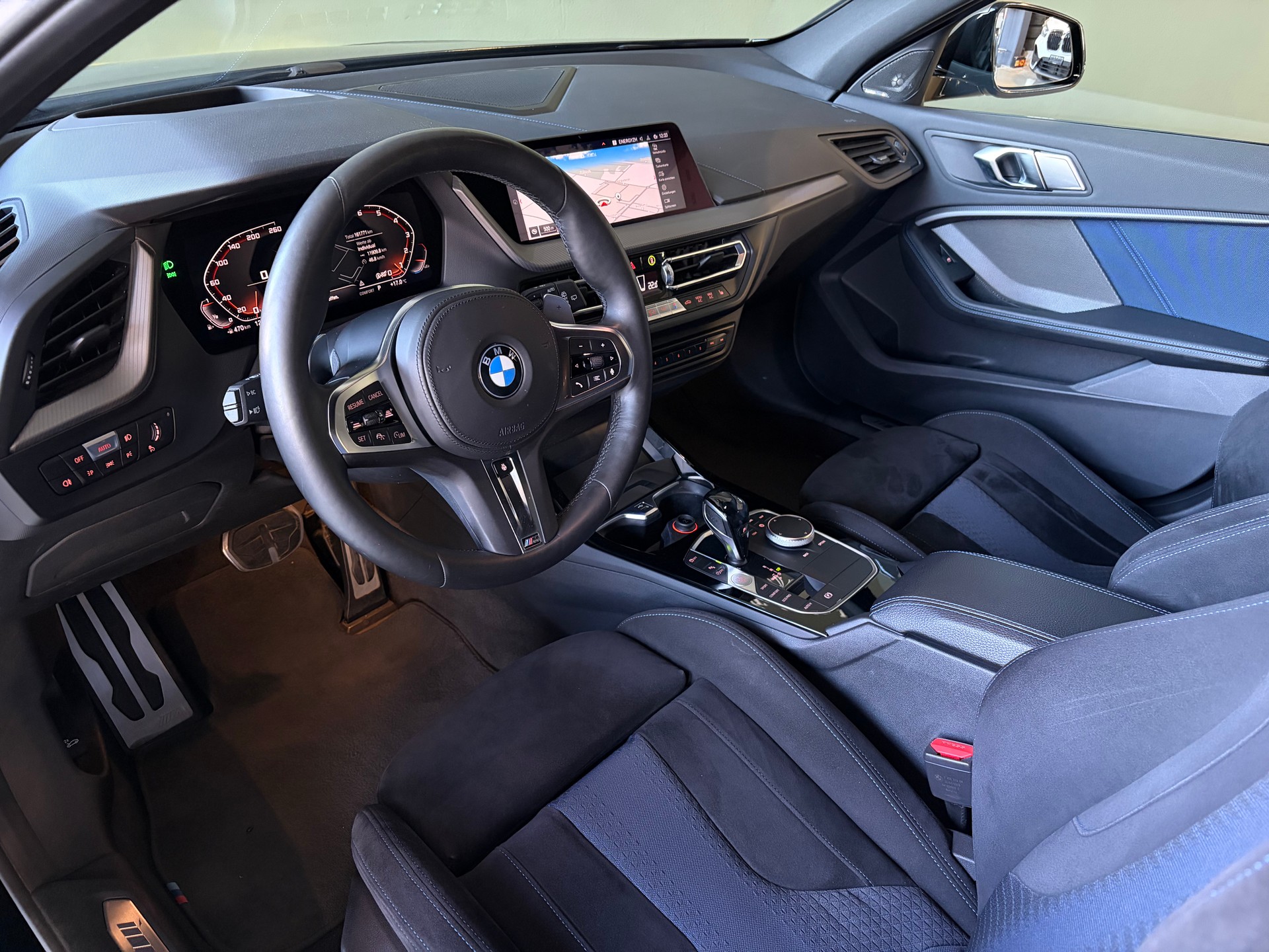 BMW M135i xDrive Steptronic *CH-Fahrzeug*Abstandsregeltempomat*19Zoll*Ab MFK*-image-7