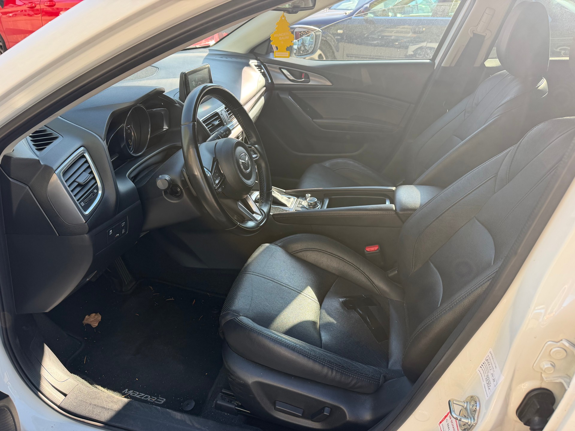 MAZDA 3 SKYACTIV-D 150 Revolution Automat-image-12