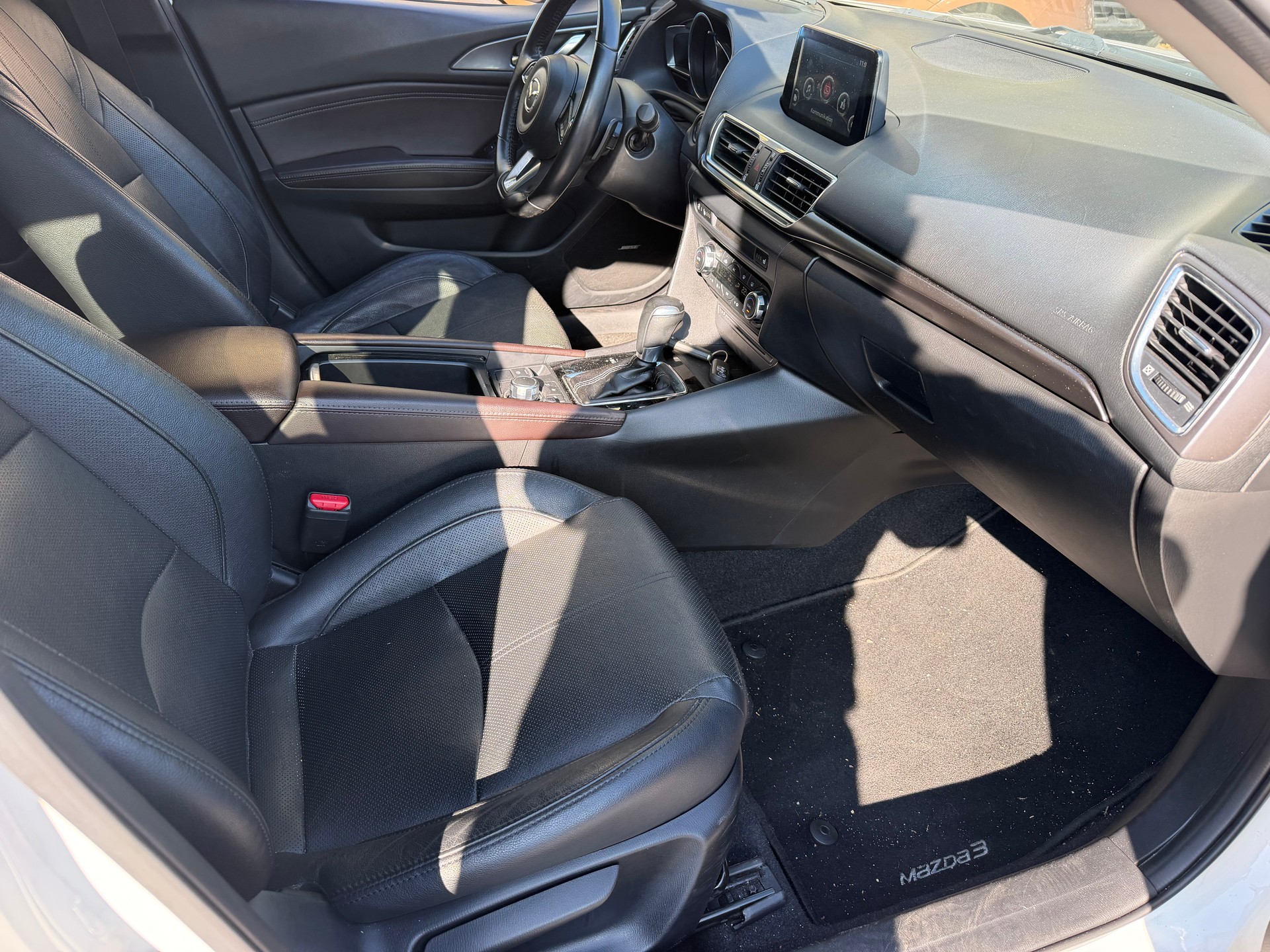 MAZDA 3 SKYACTIV-D 150 Revolution Automat-image-13