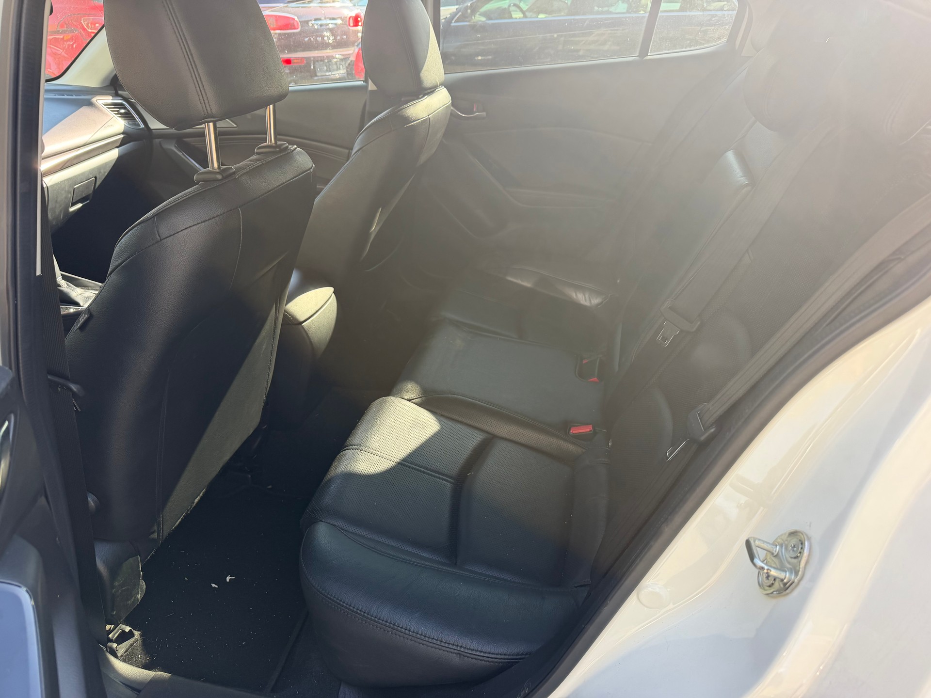 MAZDA 3 SKYACTIV-D 150 Revolution Automat-image-14