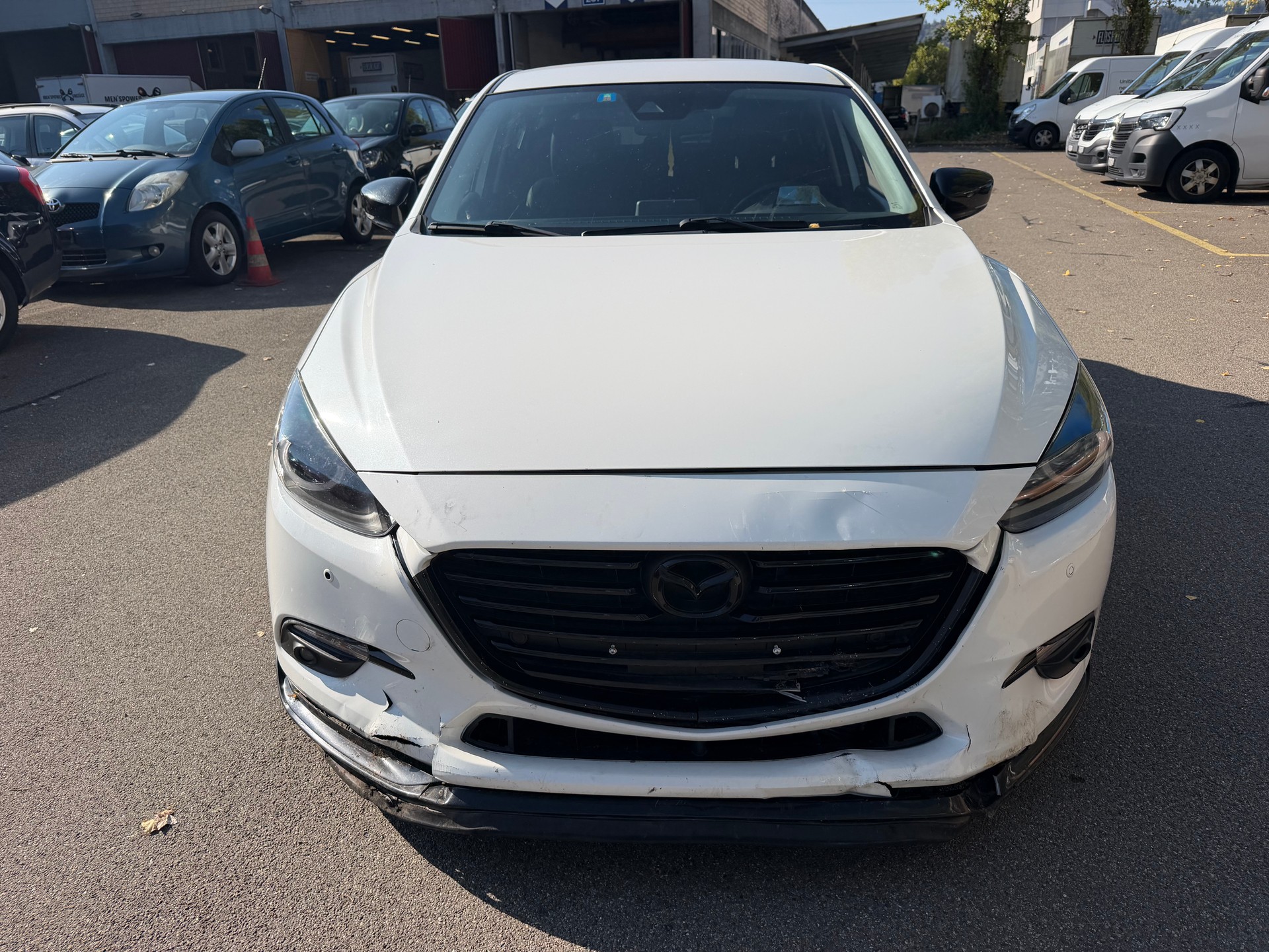 MAZDA 3 SKYACTIV-D 150 Revolution Automat-image-1