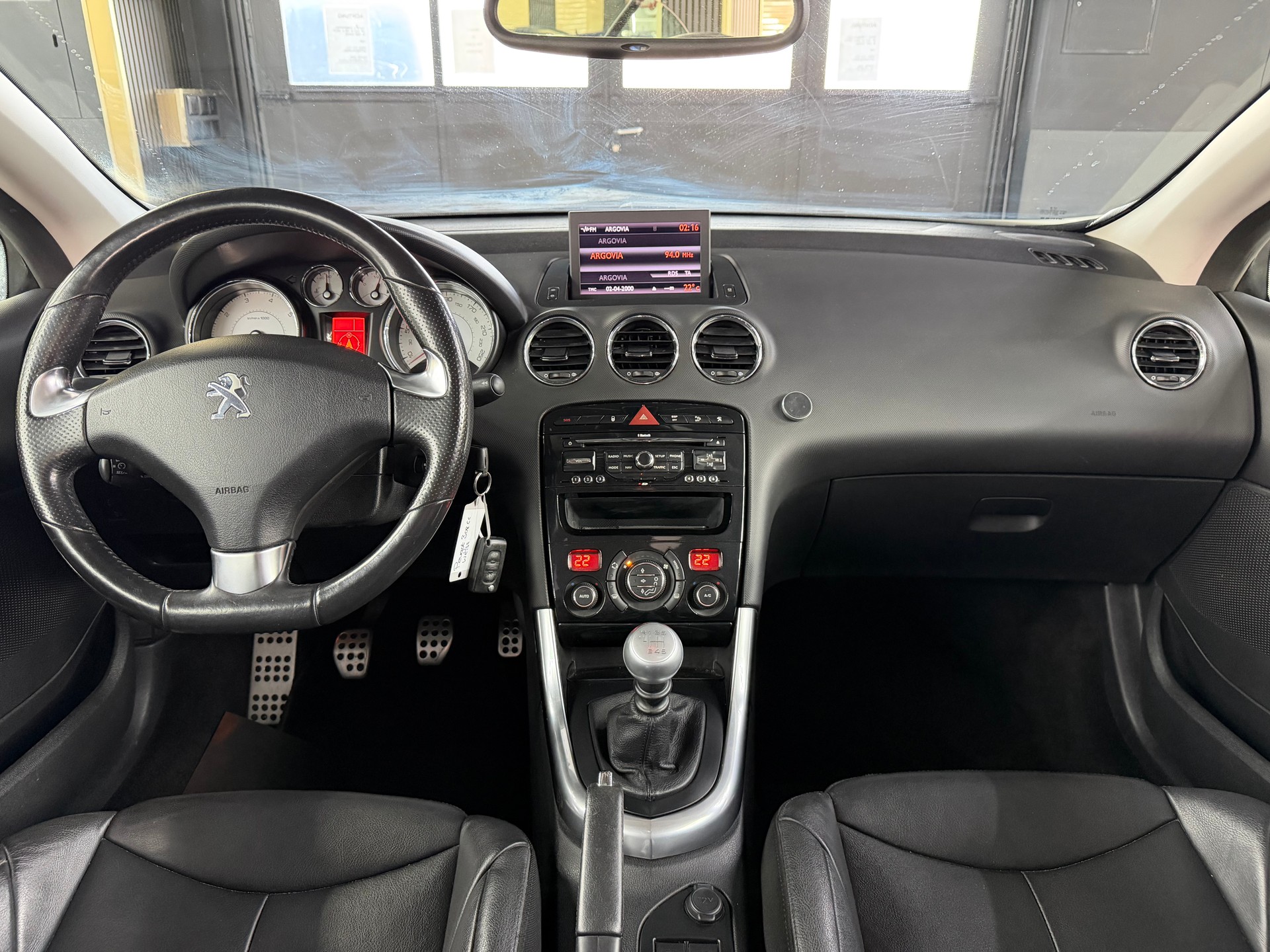 PEUGEOT 308 CC 1.6 16V Turbo Platinum-image-14