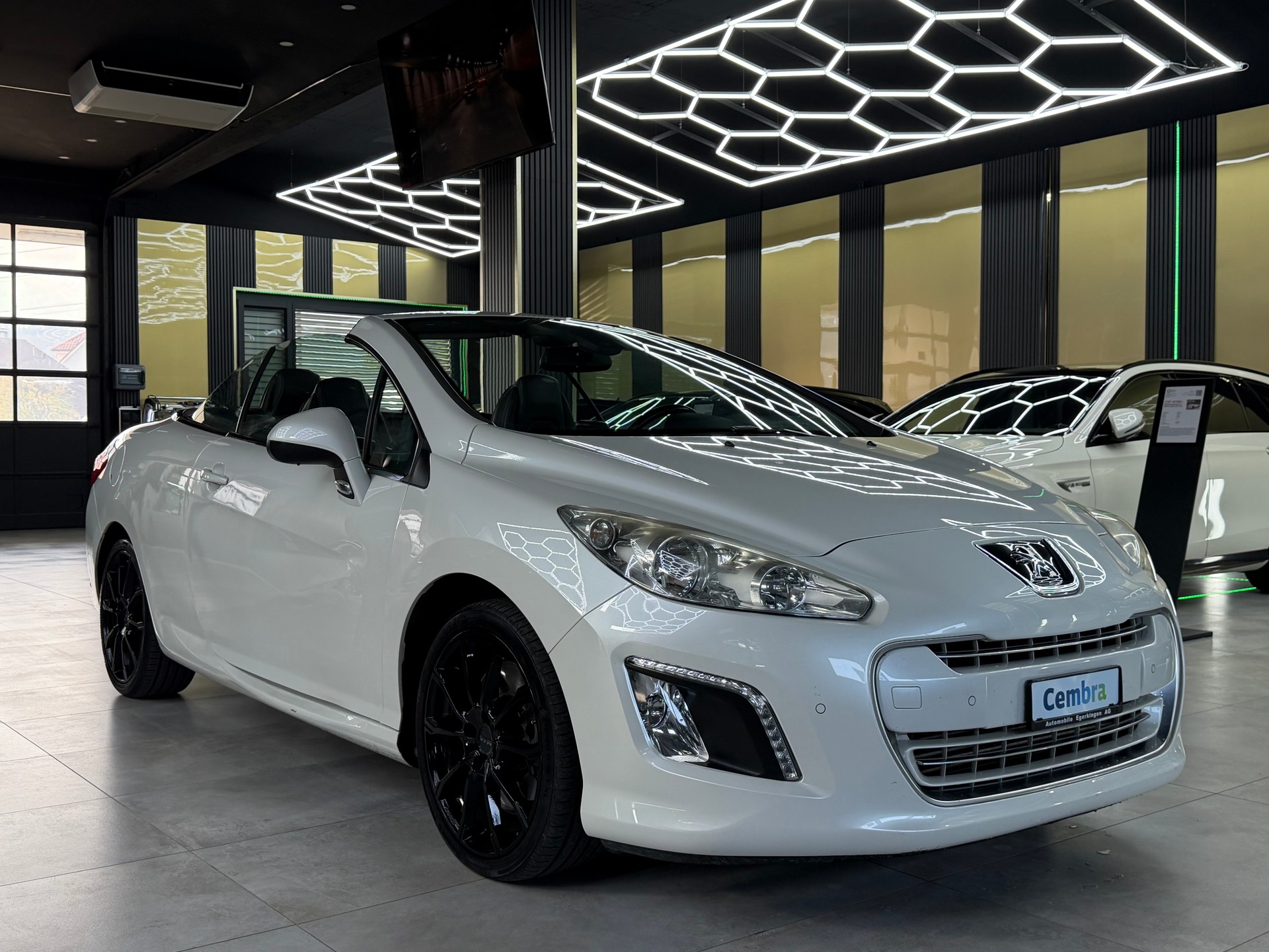 PEUGEOT 308 CC 1.6 16V Turbo Platinum-showroom-element-2
