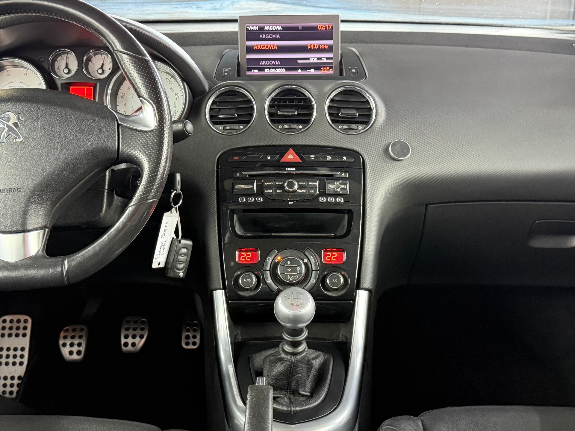 PEUGEOT 308 CC 1.6 16V Turbo Platinum-image-17