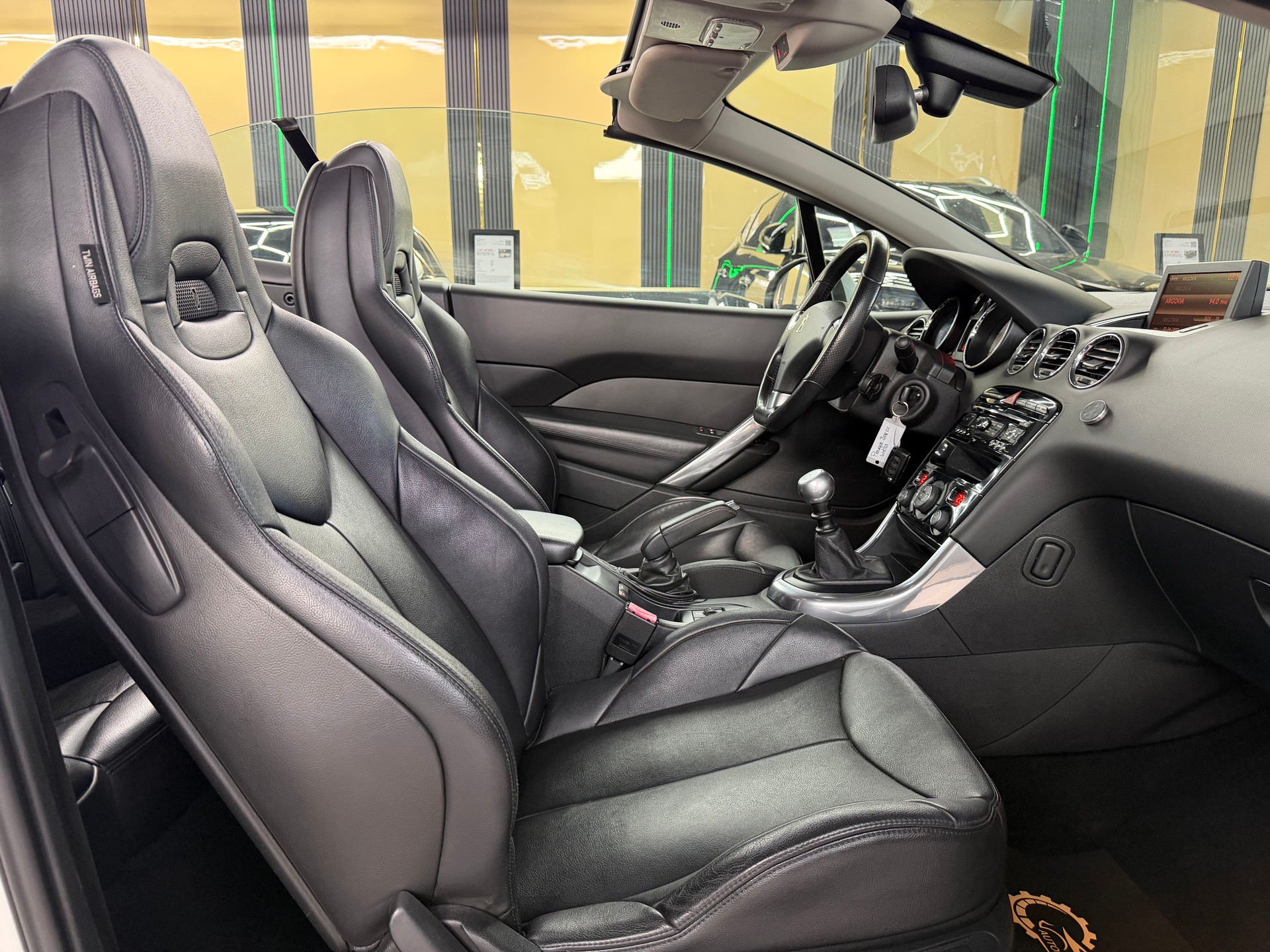 PEUGEOT 308 CC 1.6 16V Turbo Platinum-image-13