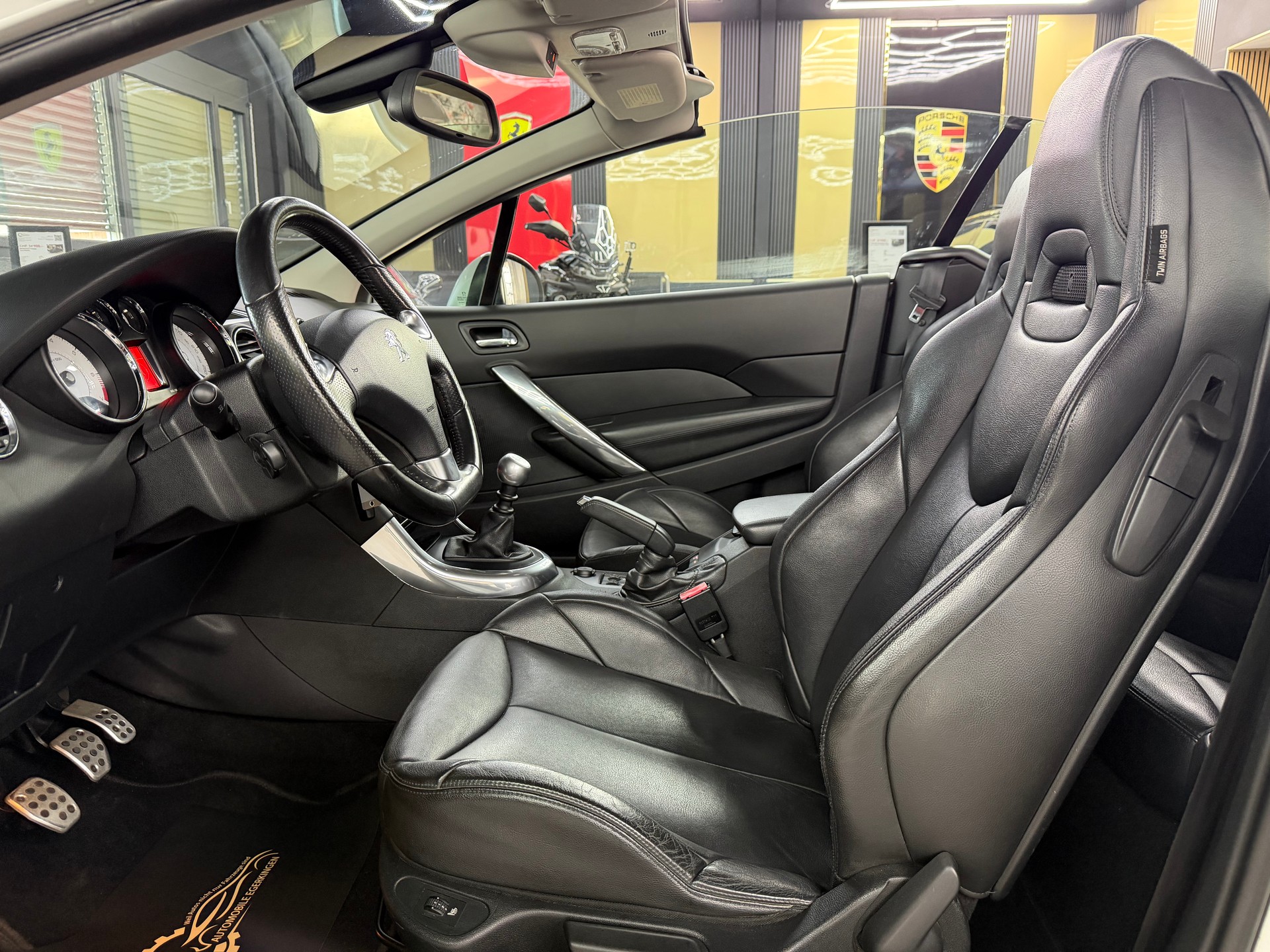 PEUGEOT 308 CC 1.6 16V Turbo Platinum-image-11