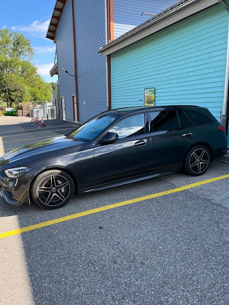 MERCEDES-BENZ C 200 AMG Line 4matic-image-4