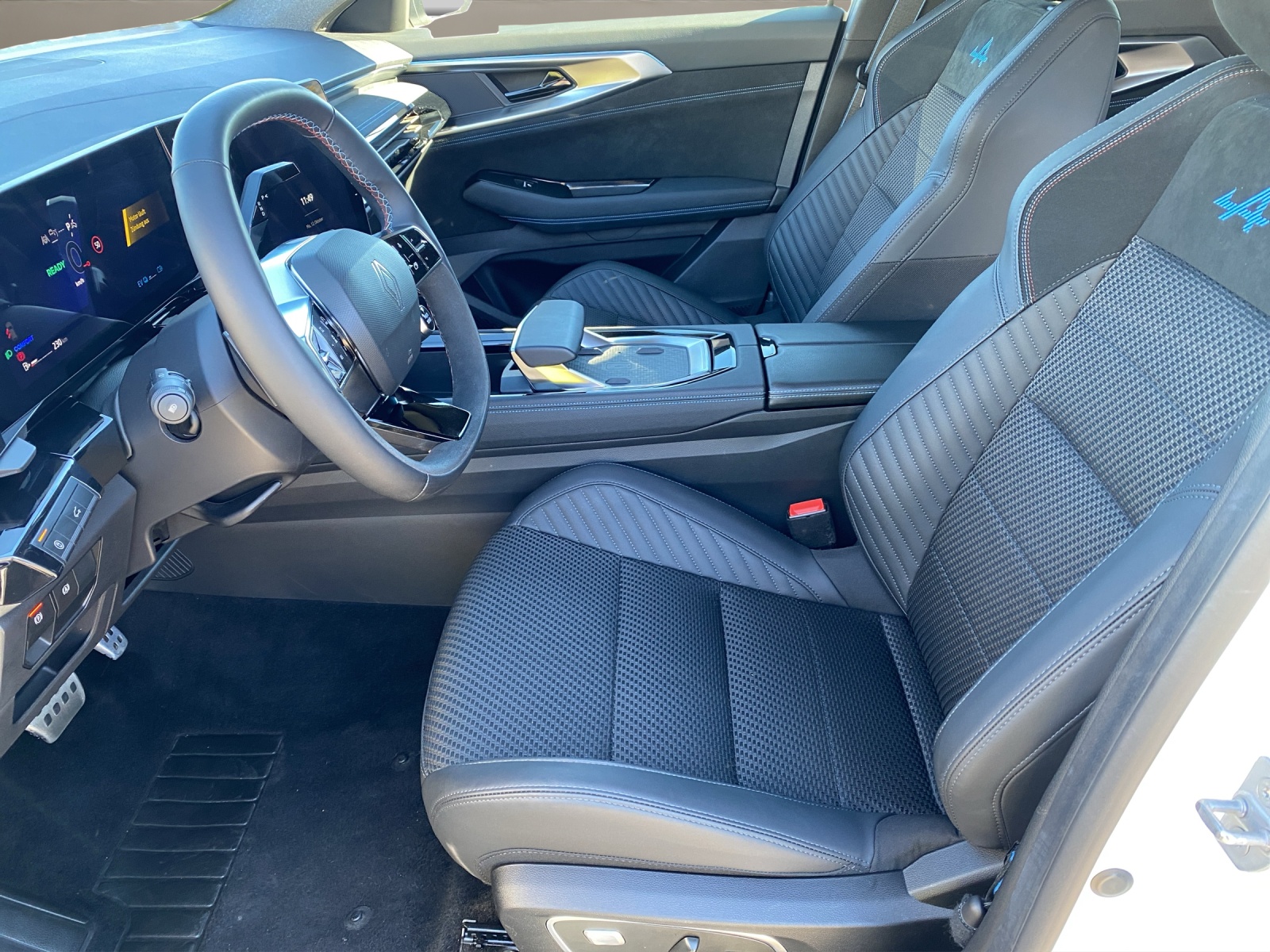 RENAULT Austral 1.2 HEV 200 esprit Alpine A-image-8