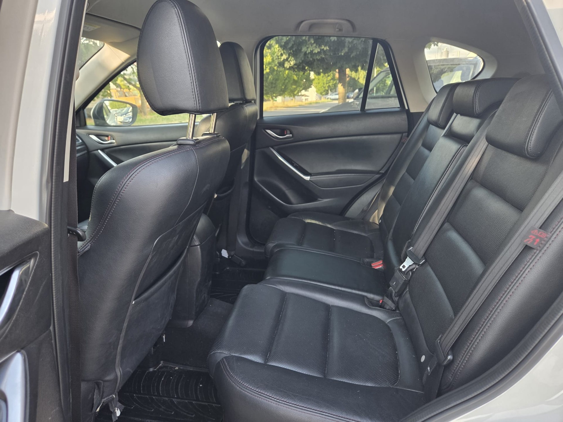 MAZDA CX-5 2.2 D HP Revolution AWD Automatic-image-11