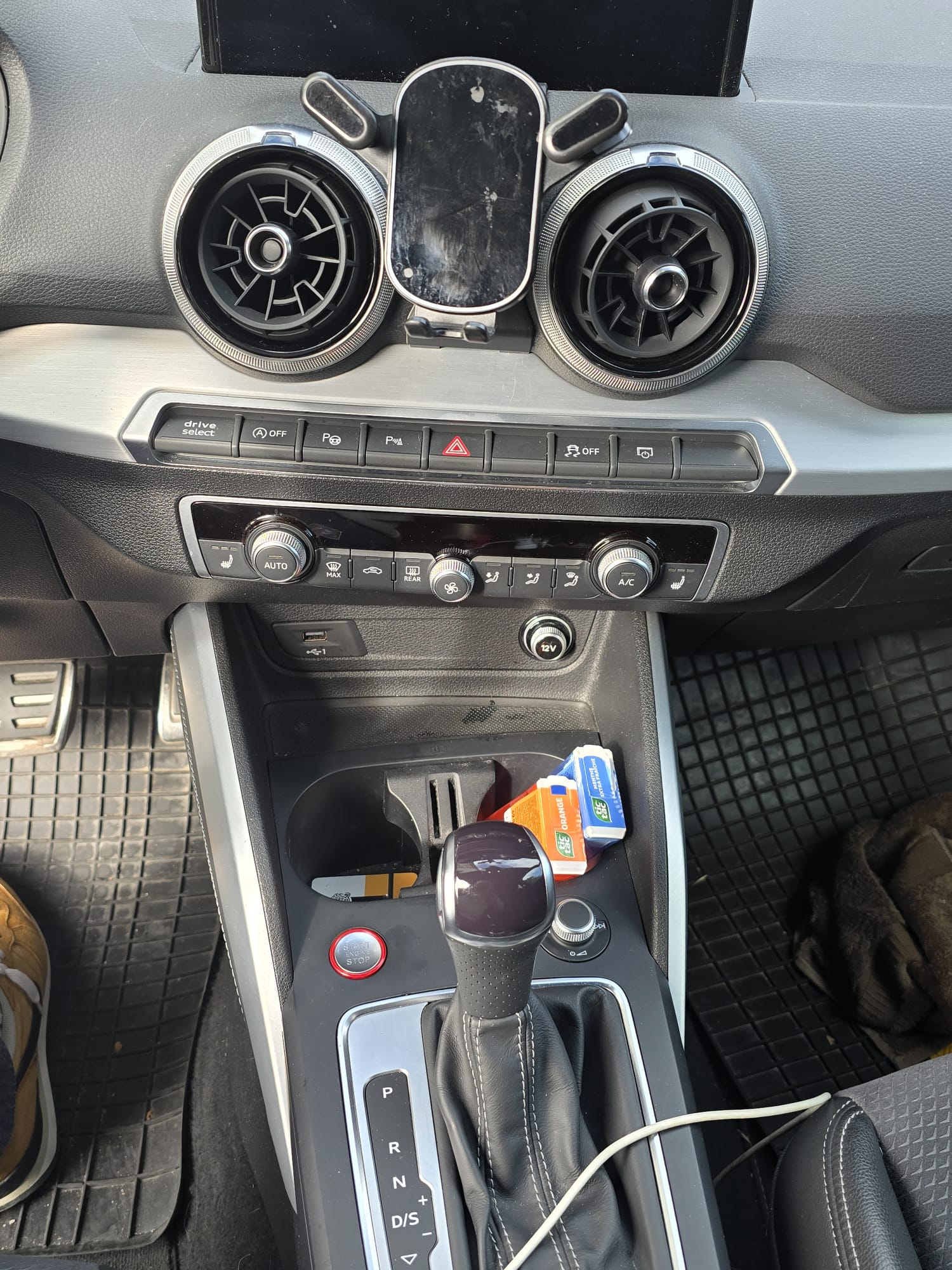 AUDI 2.0 TFSI quattro S-Tronic-image-4