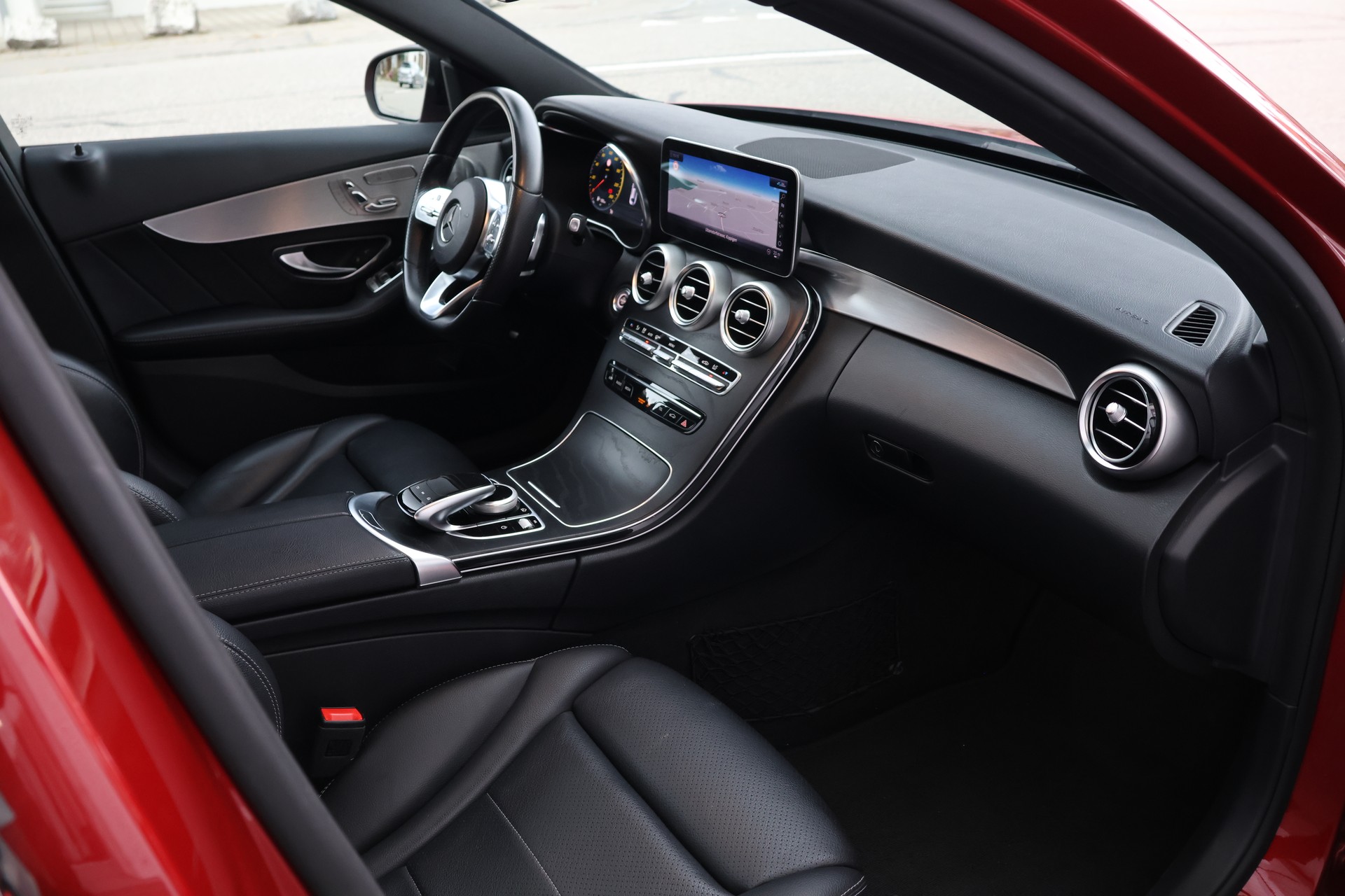 MERCEDES-BENZ C 200 Swiss Star AMG Line 4Matic 9G-Tronic (CH)-image-20