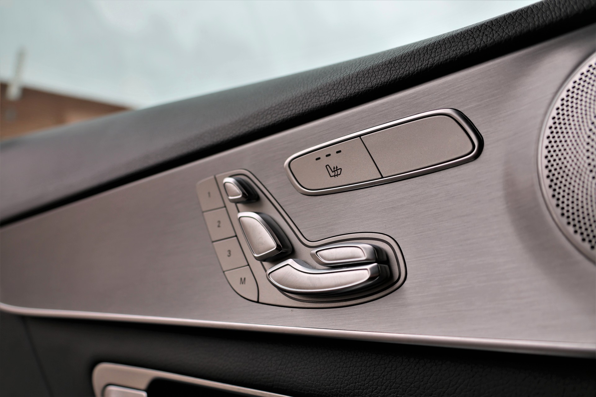 MERCEDES-BENZ C 200 Swiss Star AMG Line 4Matic 9G-Tronic (CH)-image-12