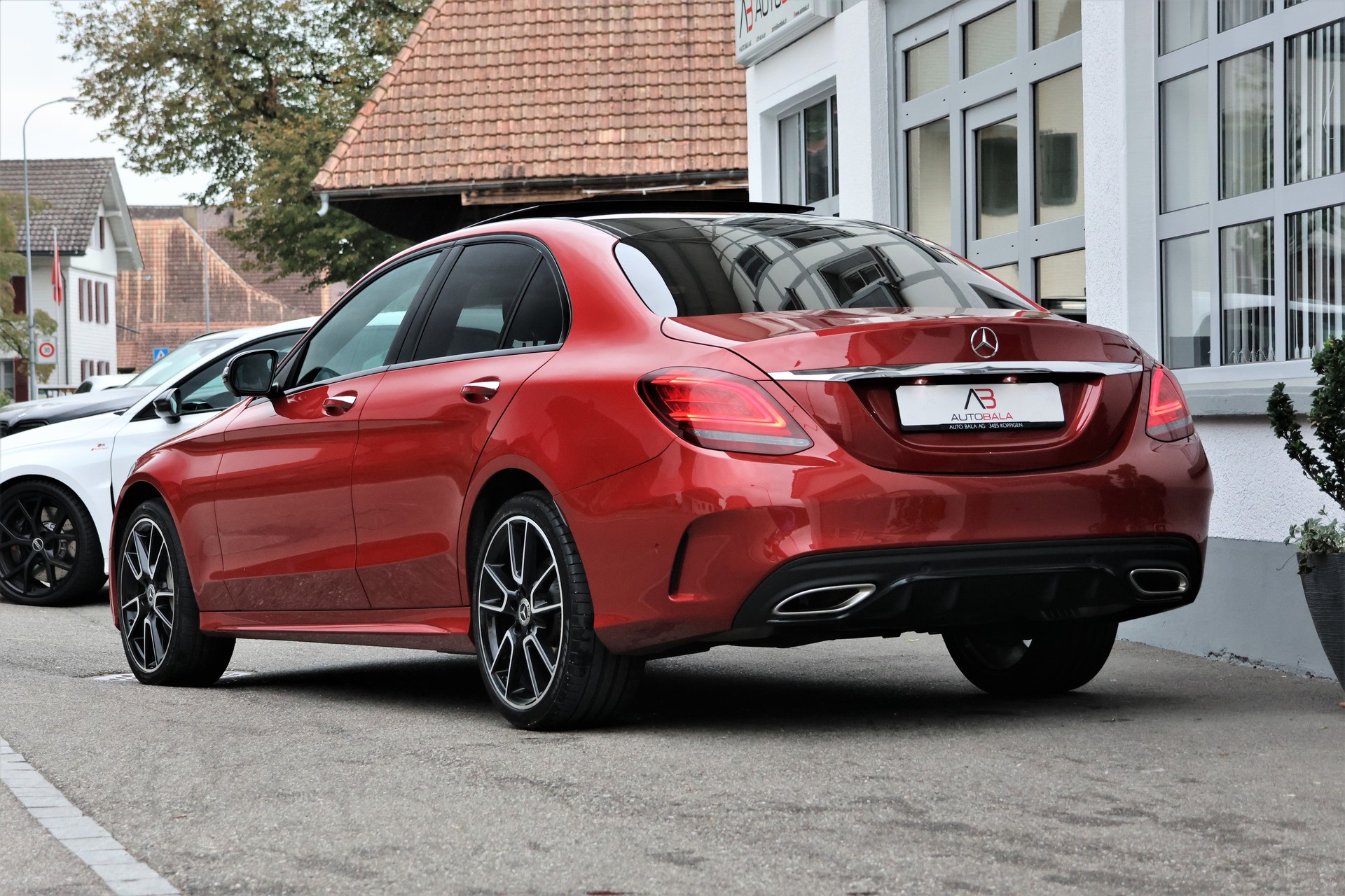 MERCEDES-BENZ C 200 Swiss Star AMG Line 4Matic 9G-Tronic (CH)-showroom-element-2