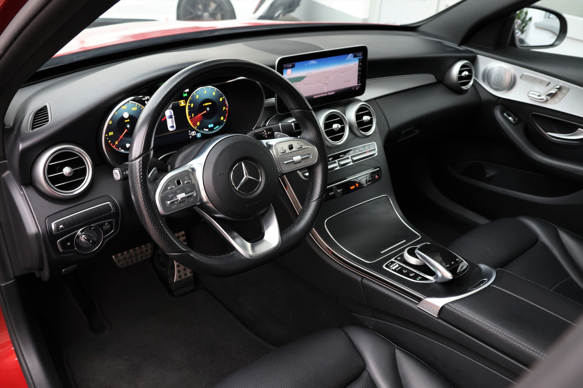 MERCEDES-BENZ C 200 Swiss Star AMG Line 4Matic 9G-Tronic (CH)-image-10