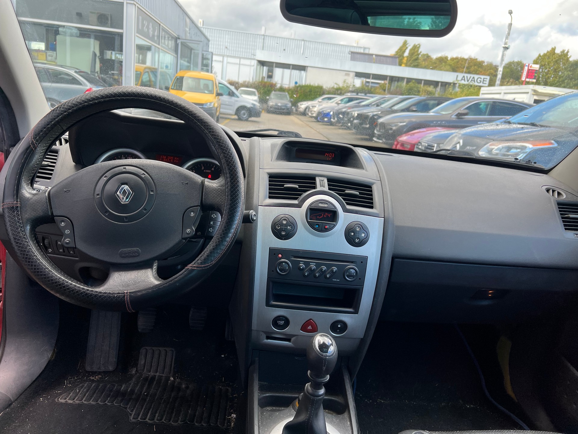RENAULT Mégane C-C 2.0 16V Dynamique Confort-image-12