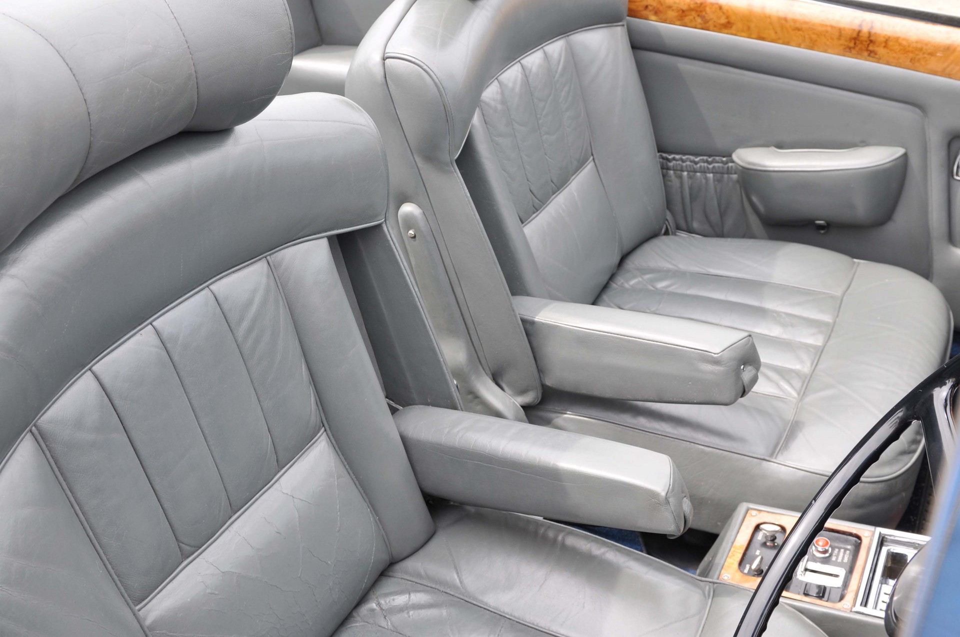 ROLLS-ROYCE CORNICHE DHC, Eintausch und Leasing möglich-image-12