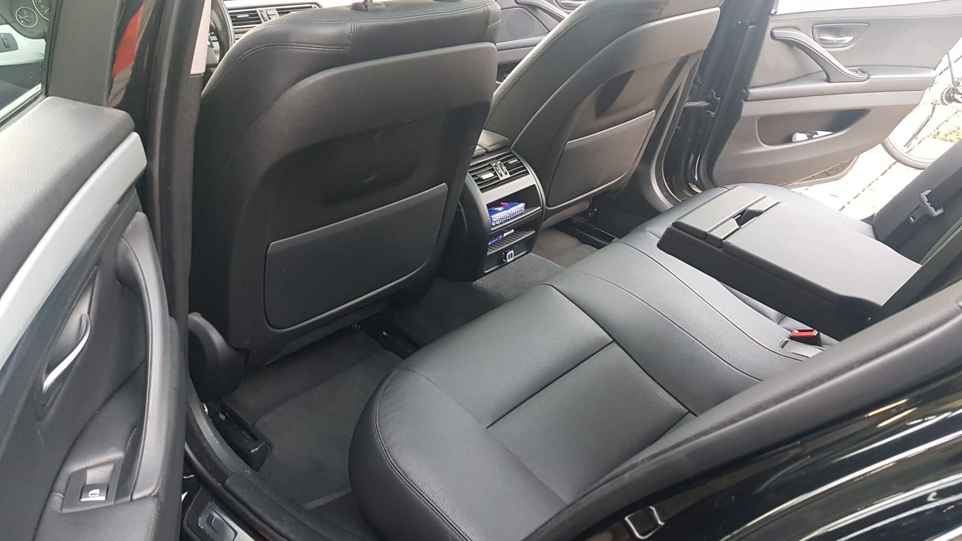 BMW 520d Touring xDrive Luxury Line Steptronic-image-5