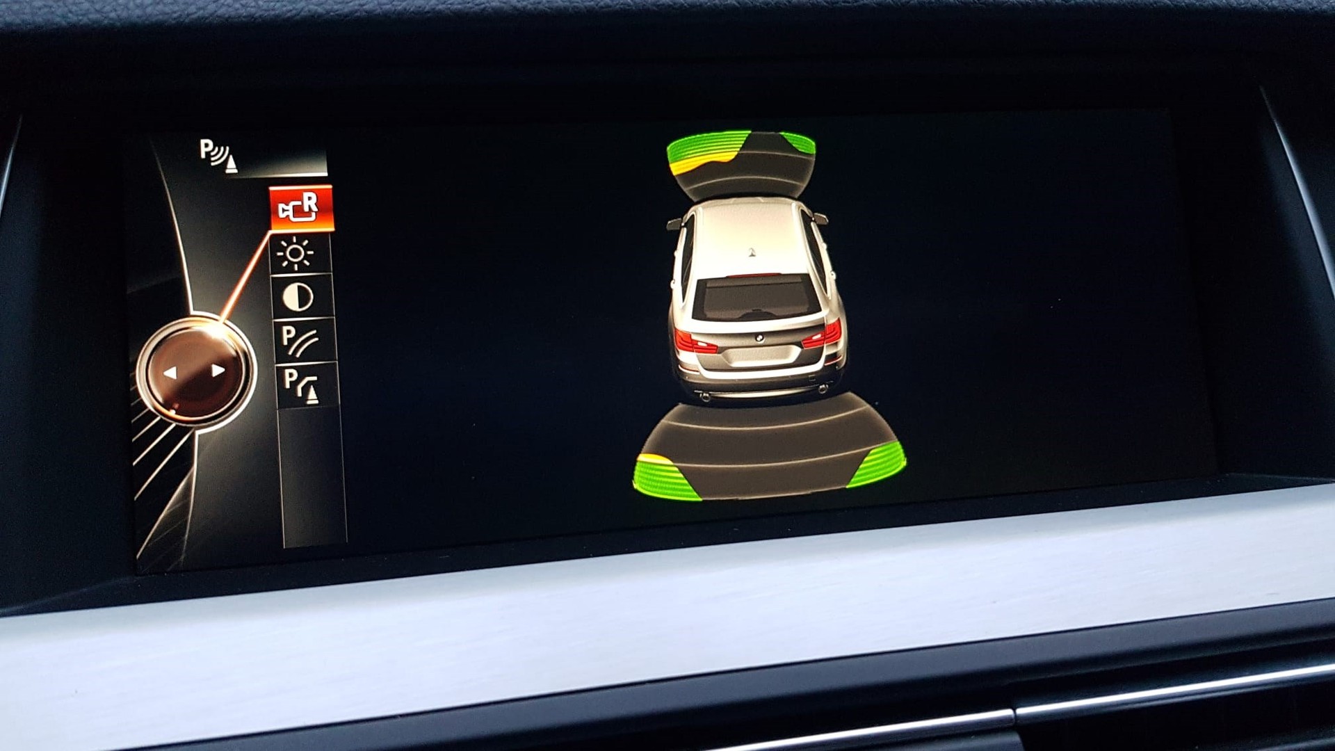 BMW 520d Touring xDrive Luxury Line Steptronic-image-16