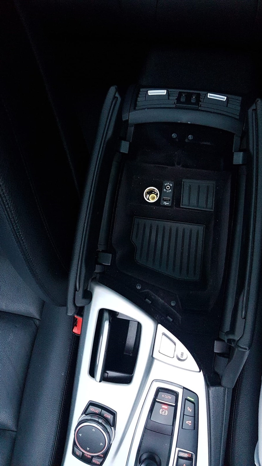 BMW 520d Touring xDrive Luxury Line Steptronic-image-15