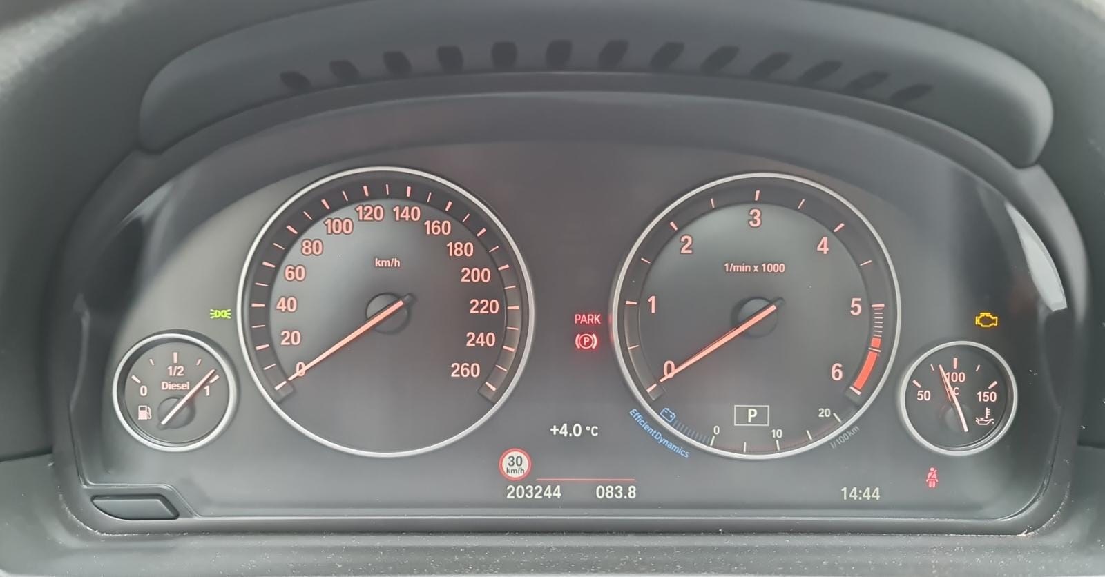 BMW 520d Touring xDrive Luxury Line Steptronic-image-17
